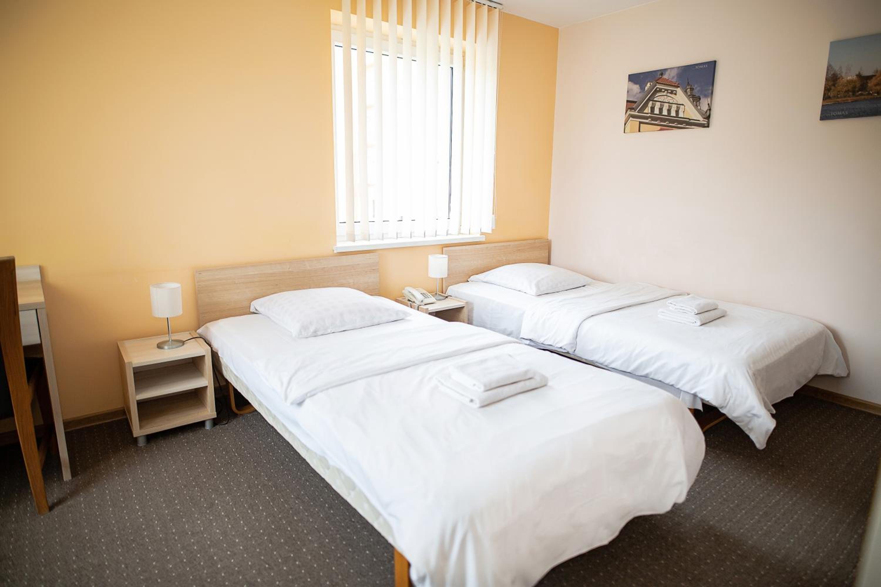 Standard Twin Room - Photo 1