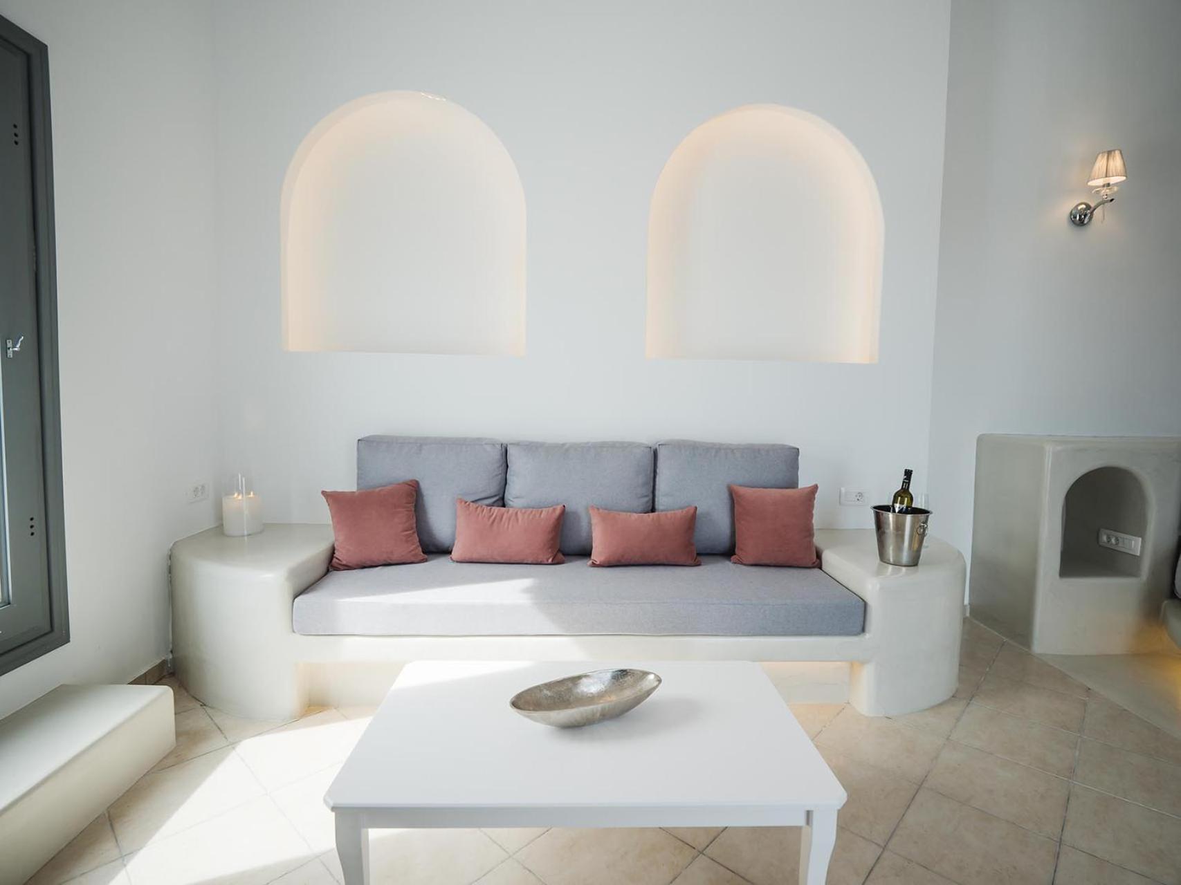 Suite with Pool - Photo 10