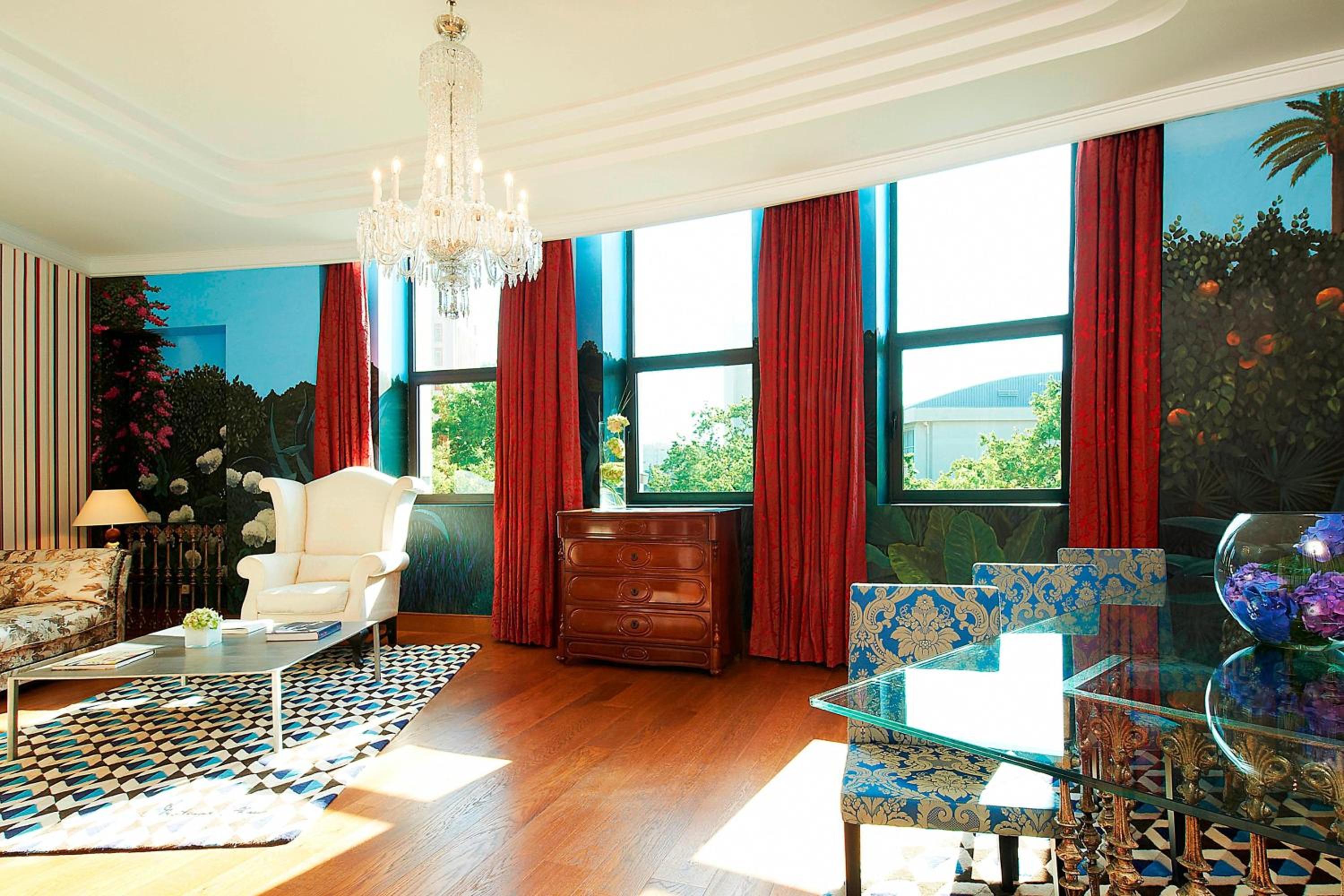Presidential Suite with Whirlpool