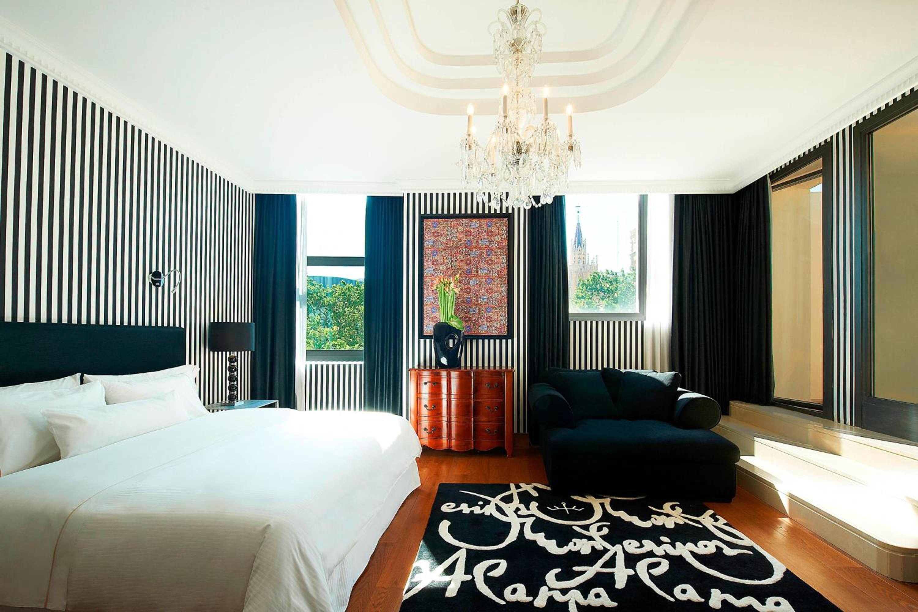Presidential Suite with Whirlpool