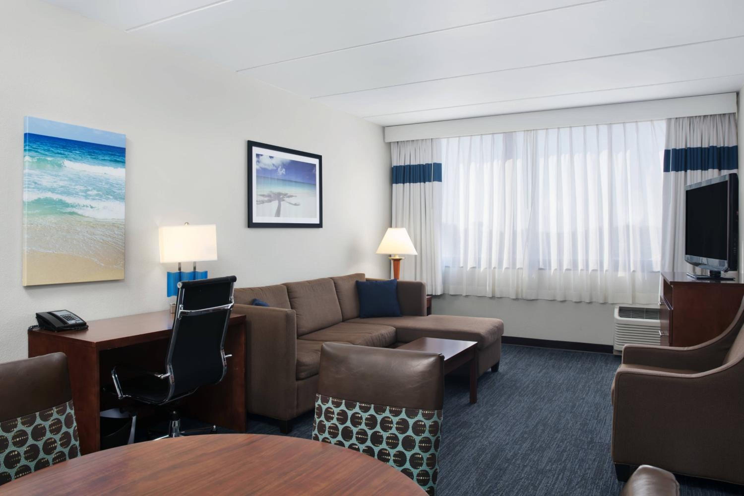 King Suite - Photo 3