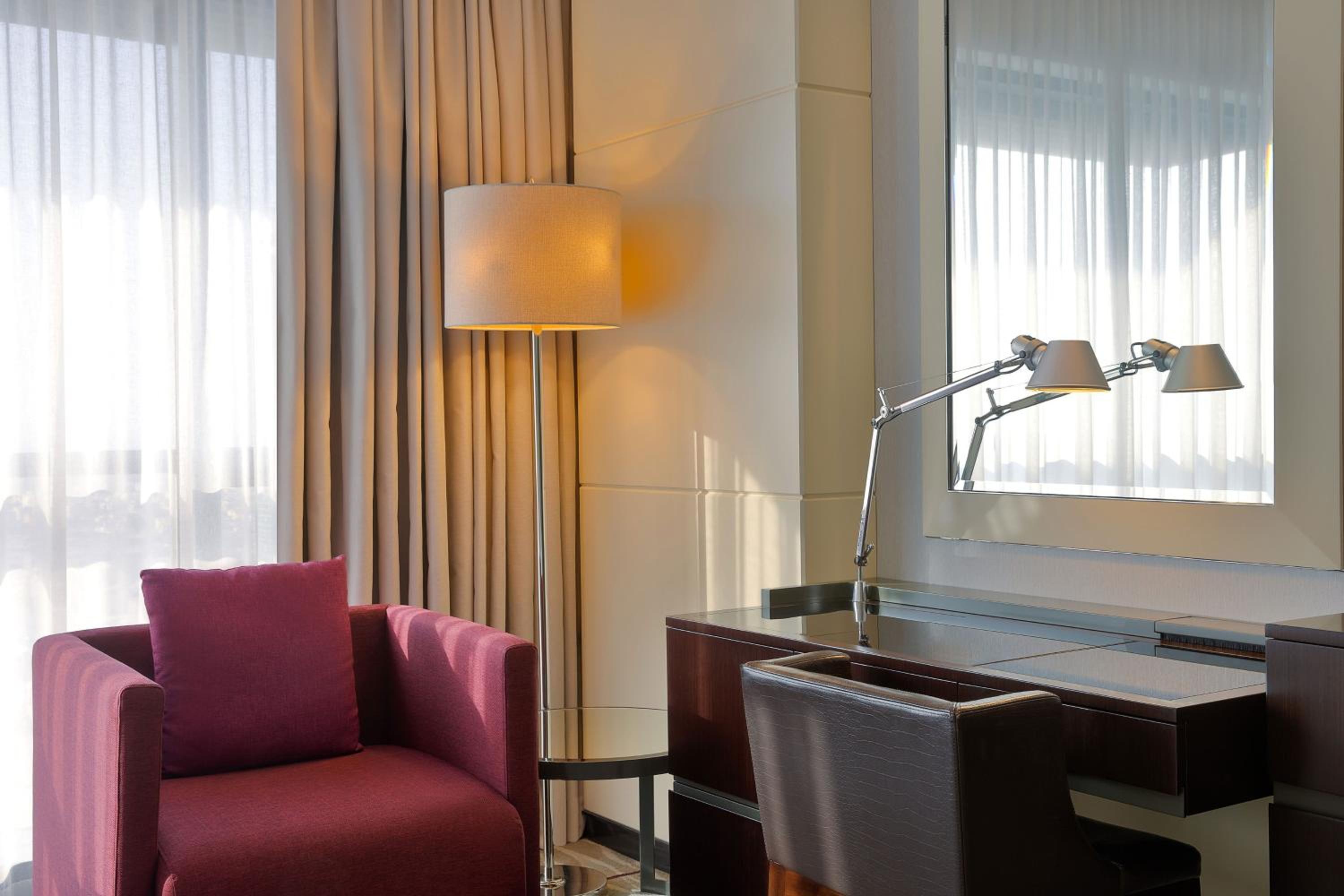 Executive Room, Club lounge access, Guest room, 1 King photo 3