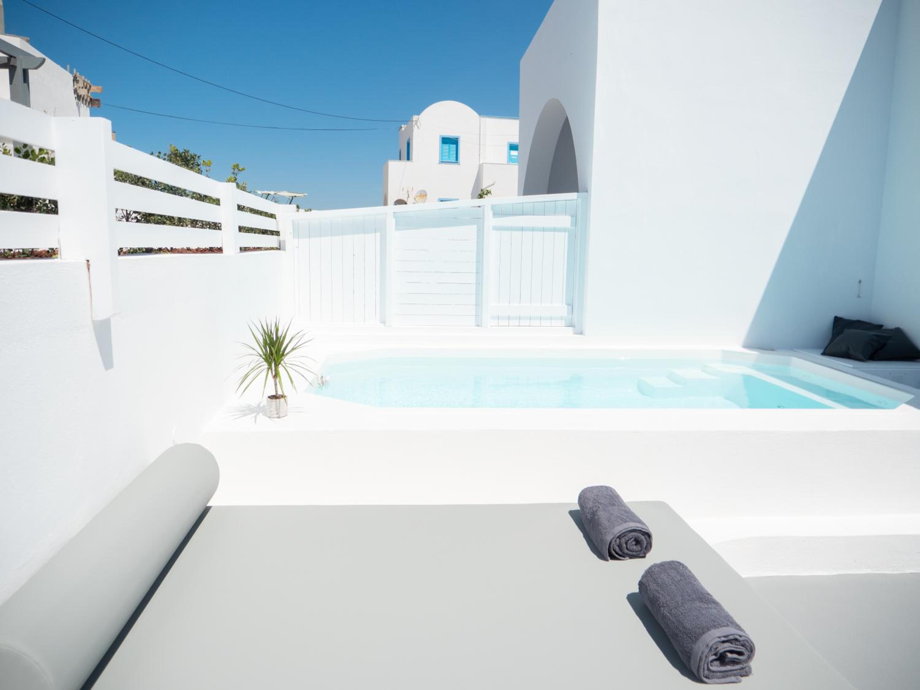 Suite with Pool - Photo 4