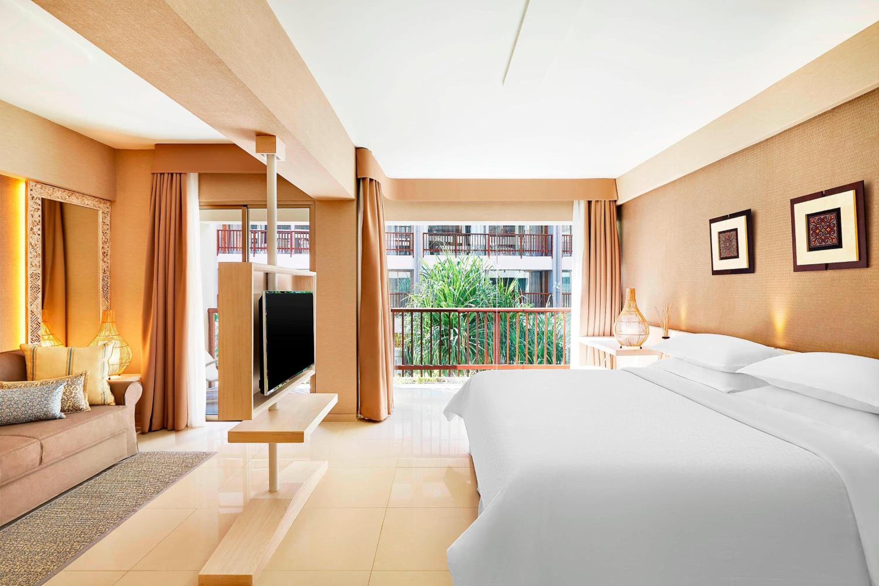 Family Suite with Free Breakfast for Kids under 12 years old