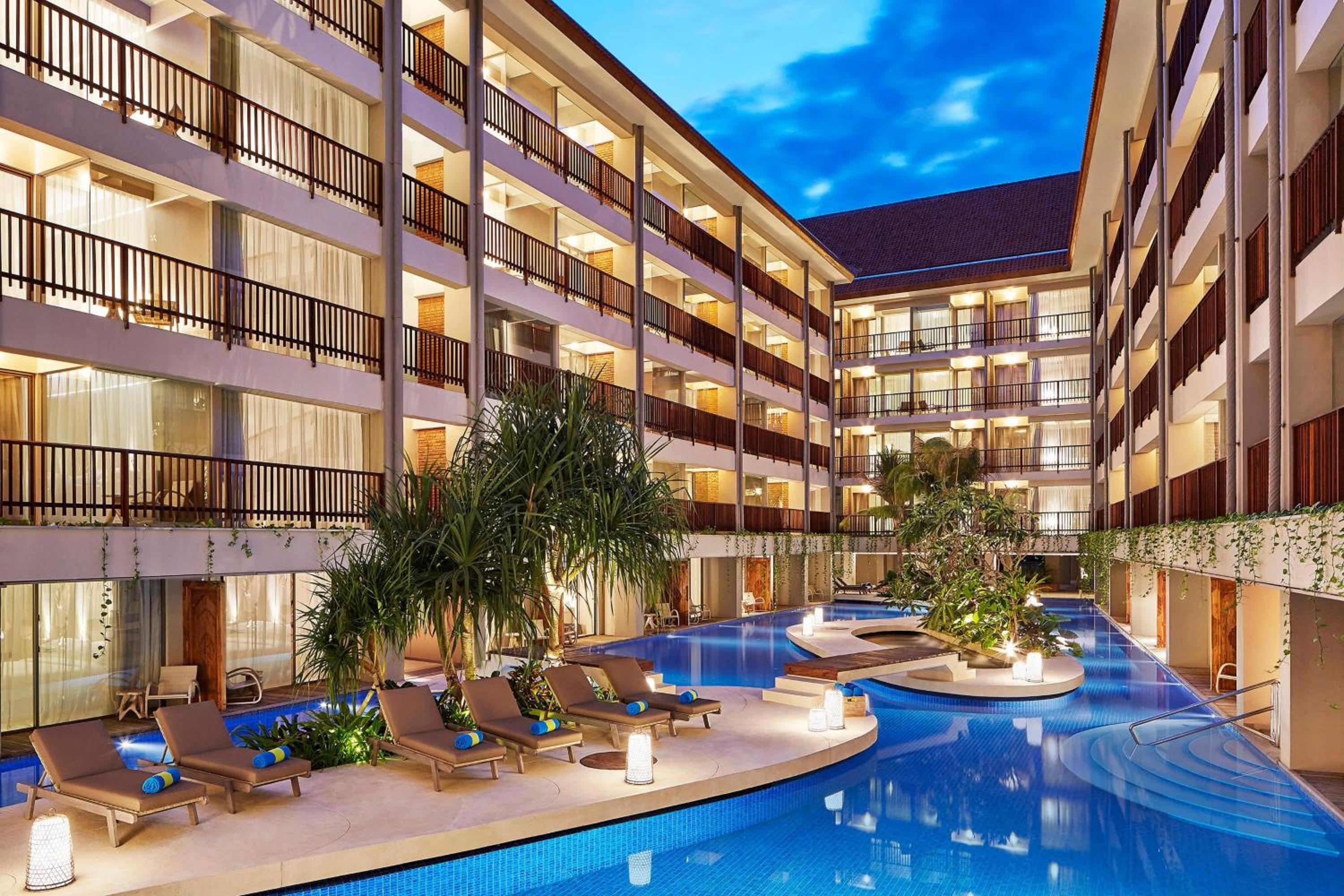 Deluxe King Room With Lagoon View And Free Kids Activity