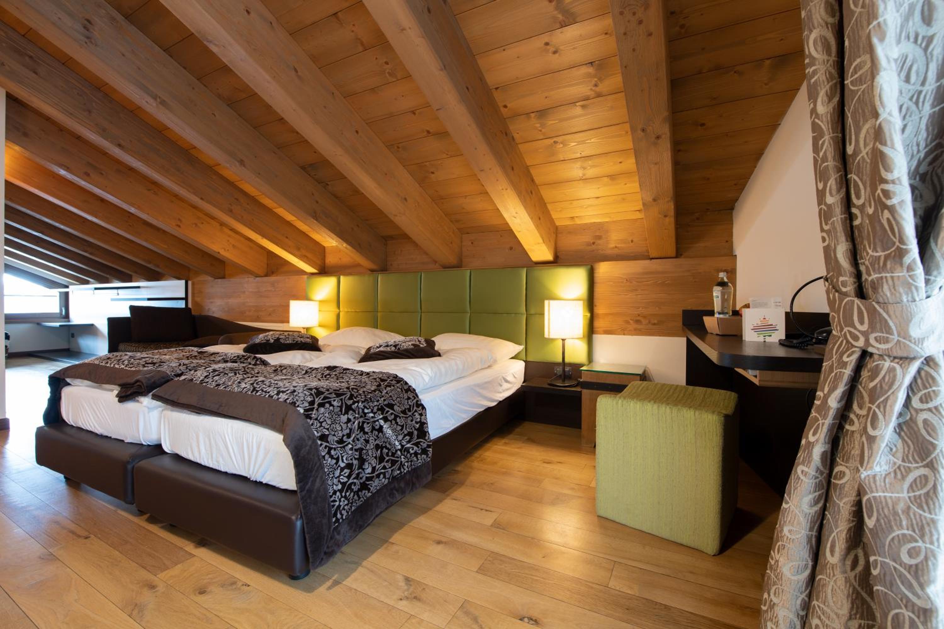 Double Room with Mountain View
