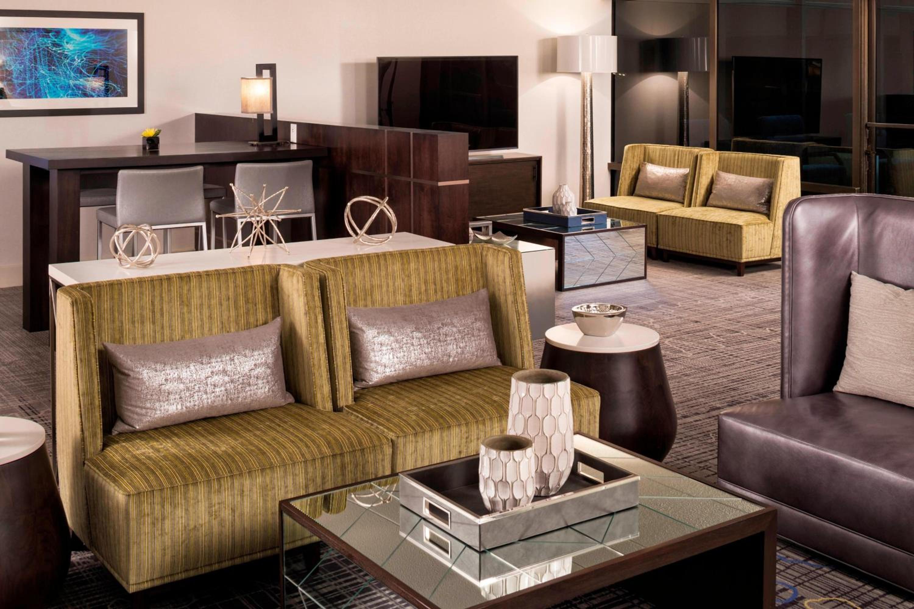 Suite, 1 King photo 3
