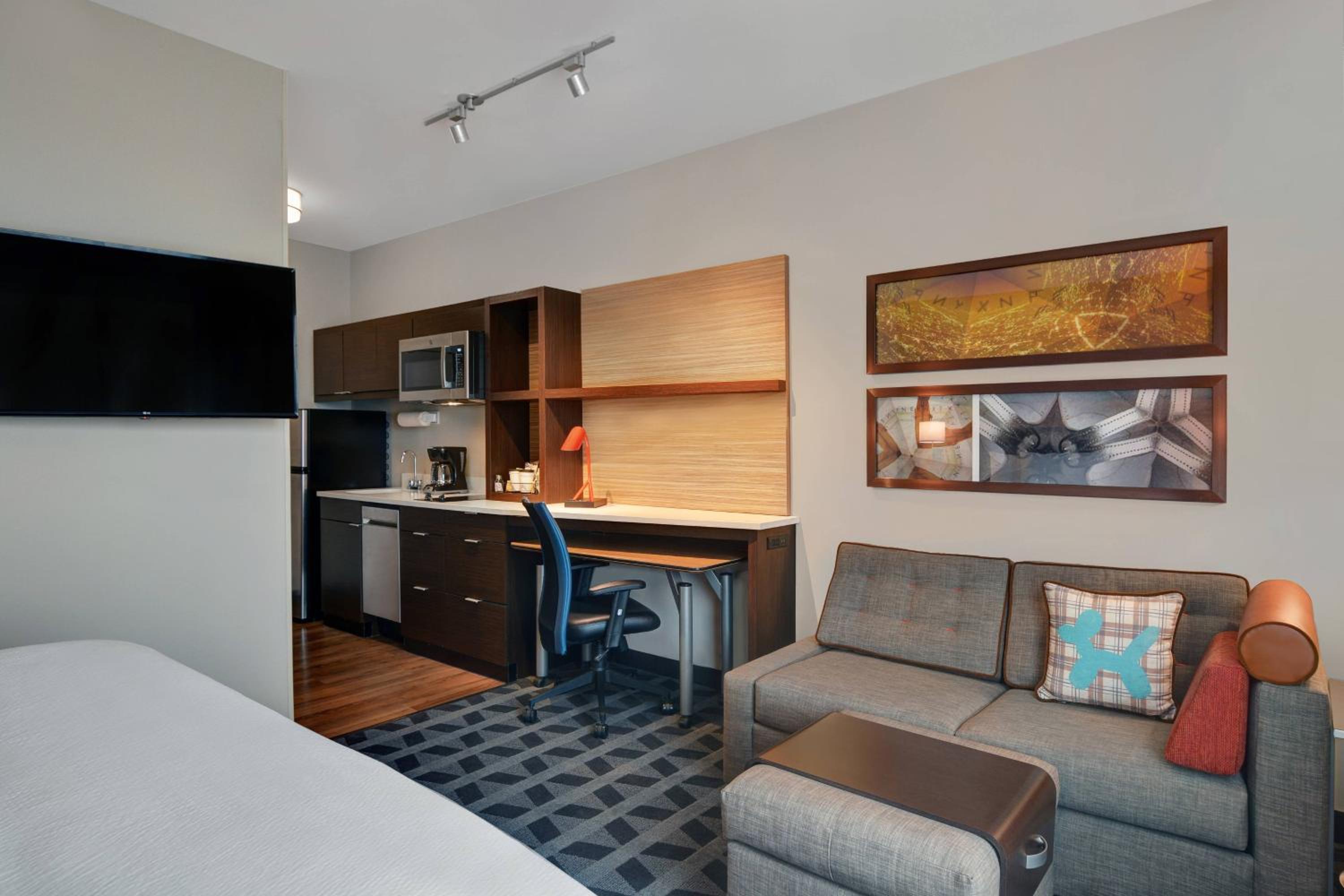 King Studio with Sofa Bed - Photo 1