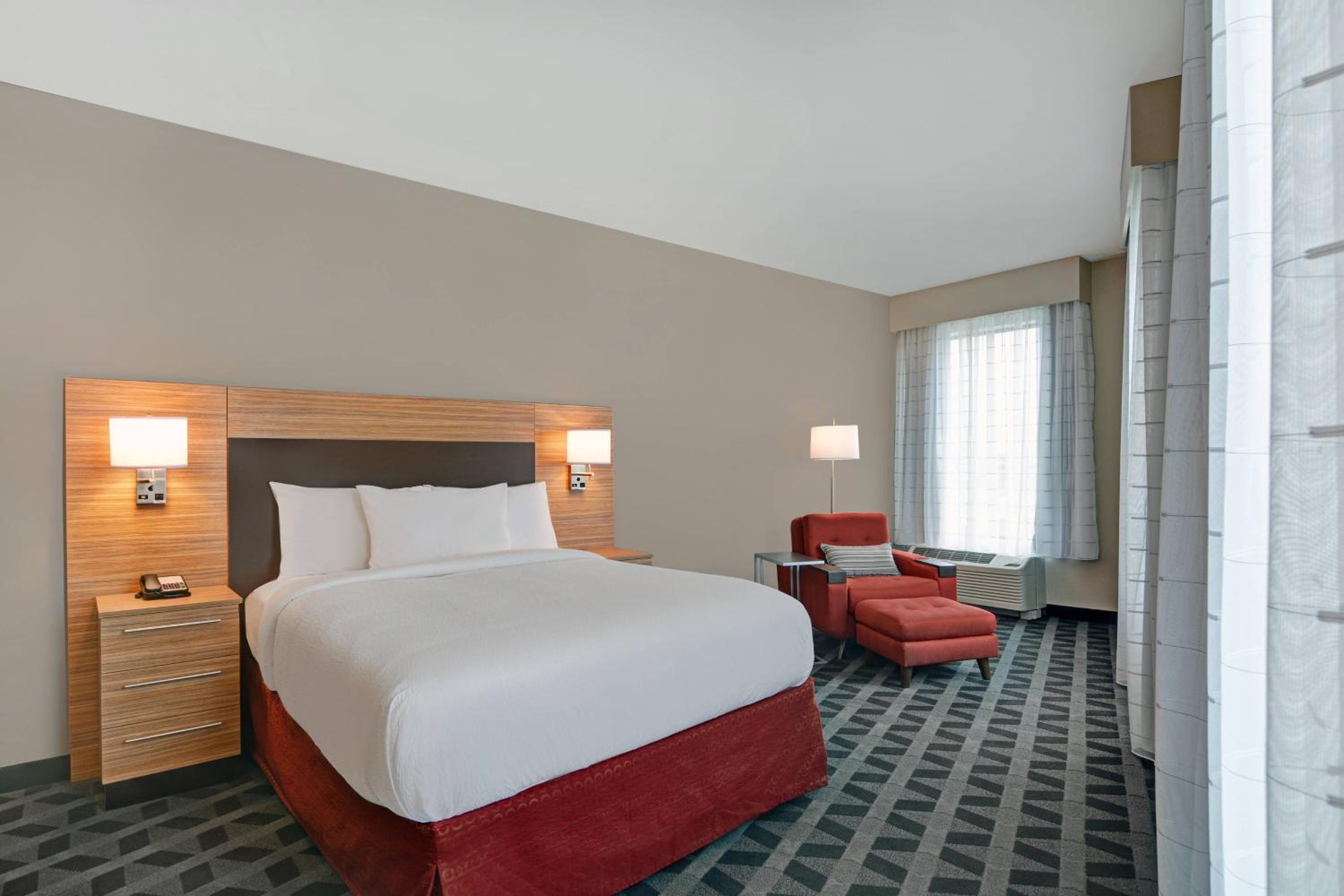 1 Bedroom Suite, 1 Queen, Sofa bed - Photo 10