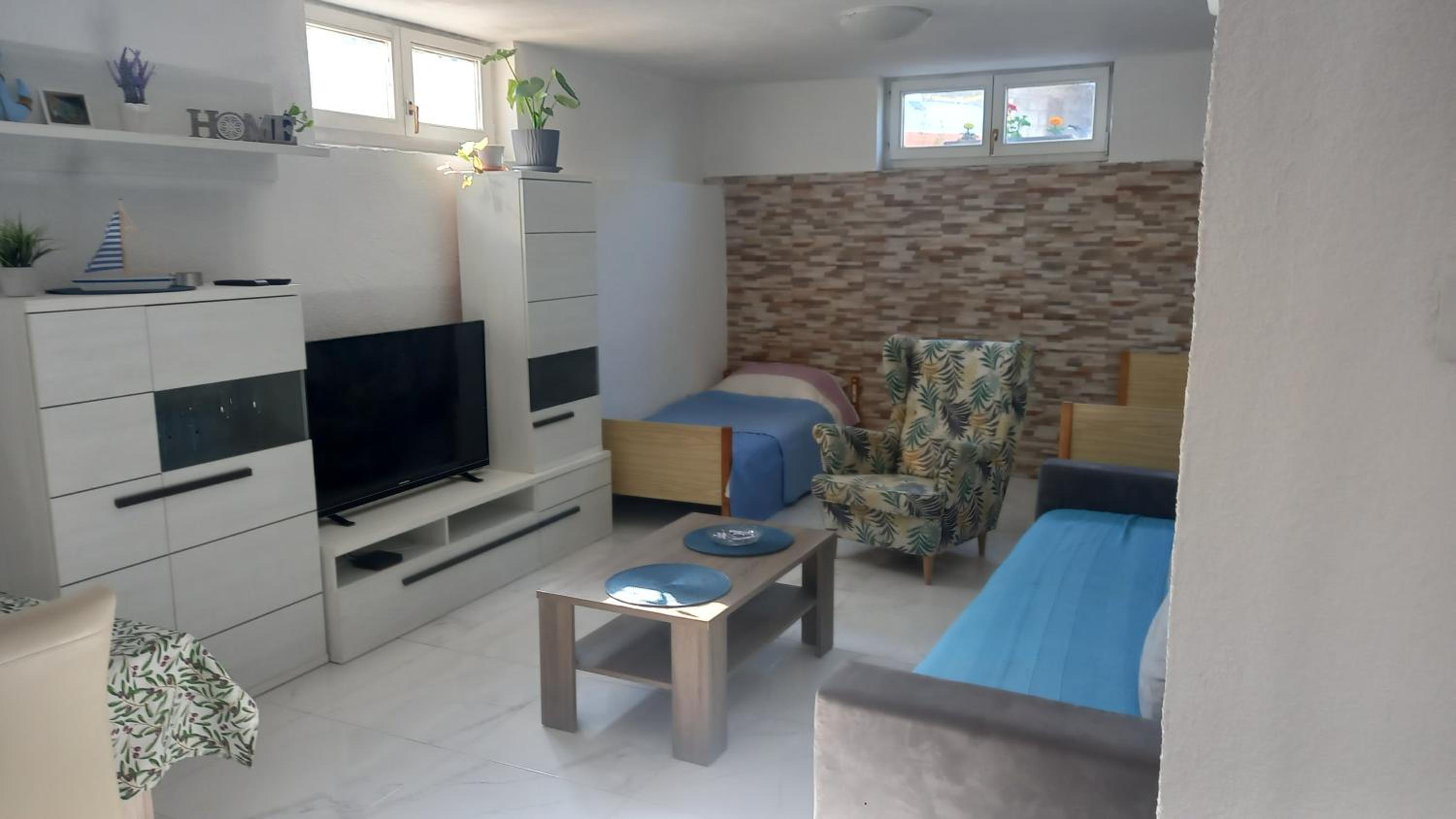 Apartment photo 1