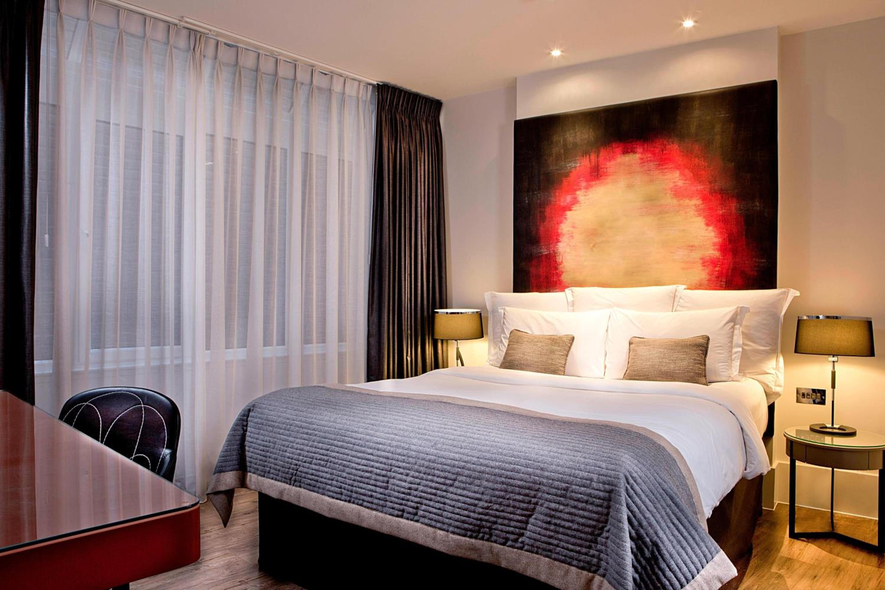 Deluxe, Larger Guest room, 1 Queen   photo 3