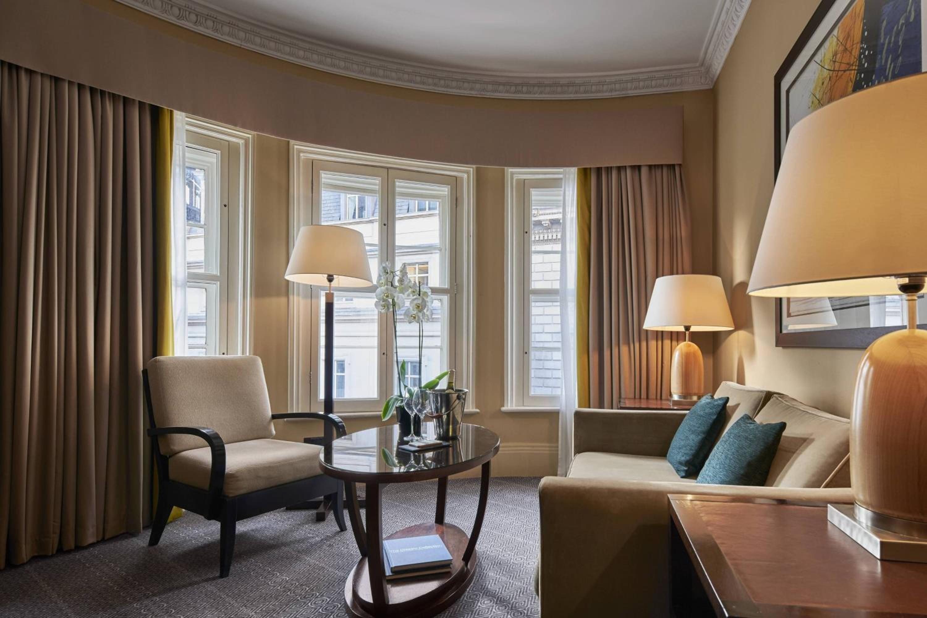 Suite, 1 Bedroom Suite, 1 King photo 2