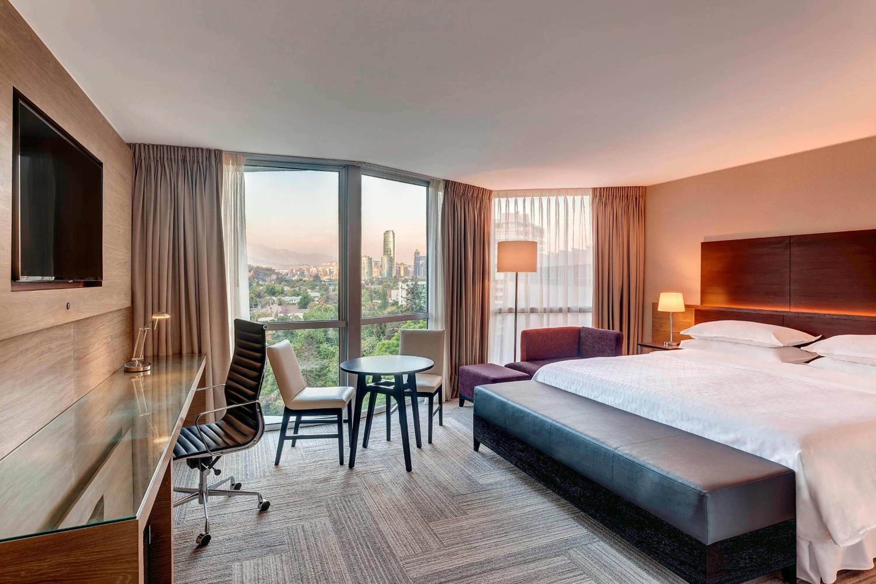 Superior Room, Guest room, 1 King, City view