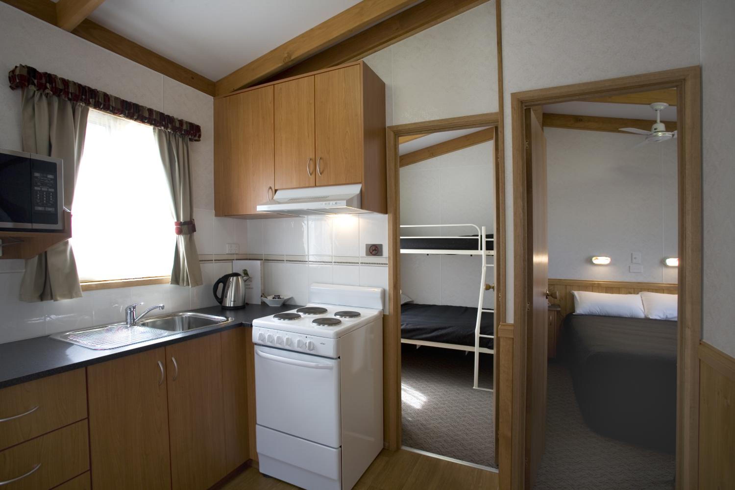 Ridge View Cabin (2 Bedroom) photo 2