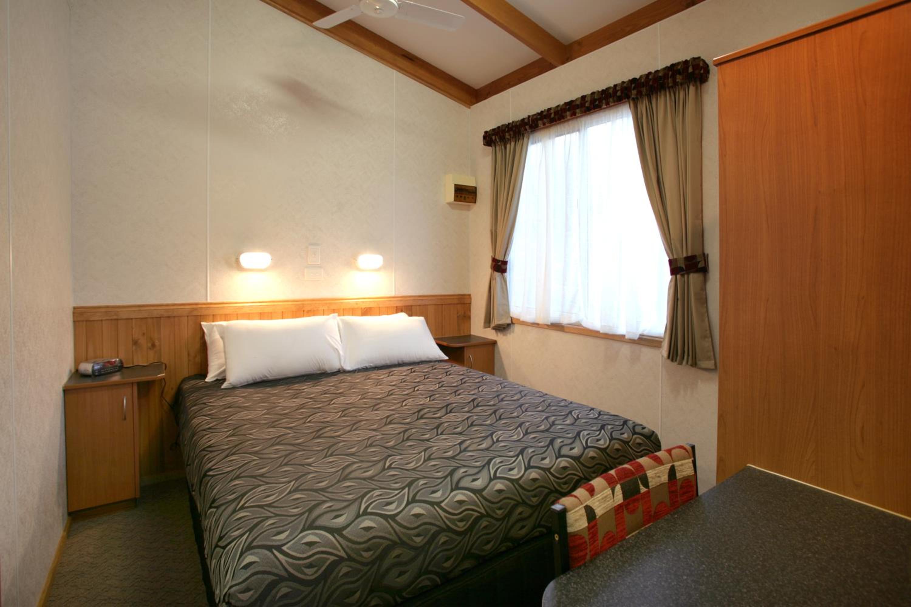 Woodland Cabin (1 Bedroom) photo 1