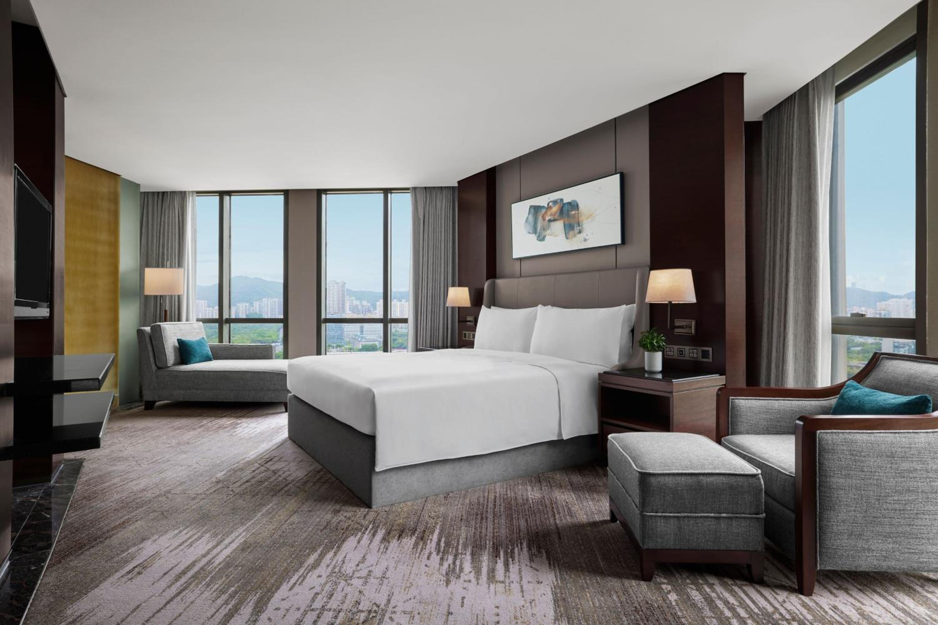 JW Suite, Executive lounge access