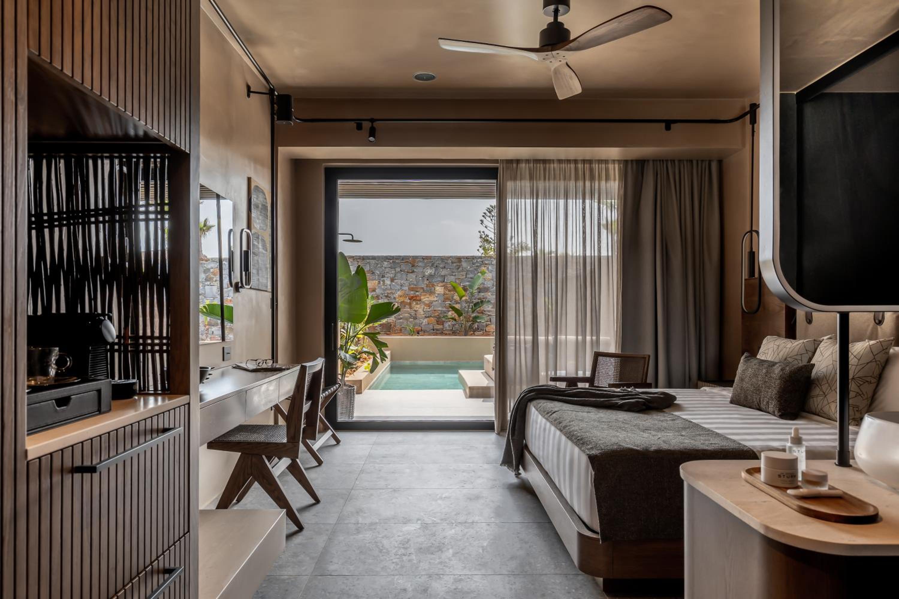Breeze Deluxe Double with Private Pool thumbnail 5