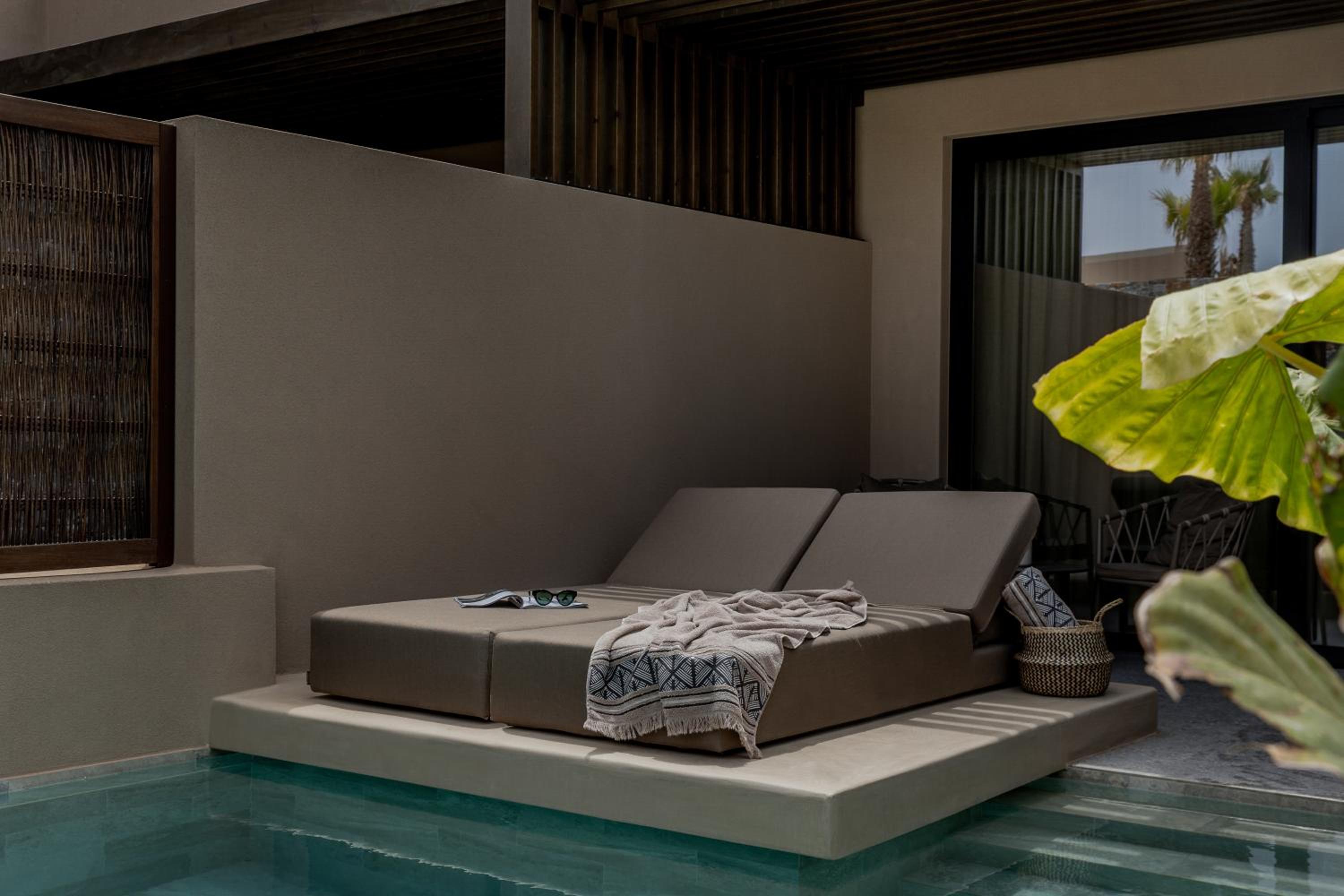 Breeze Deluxe Double with Private Pool
