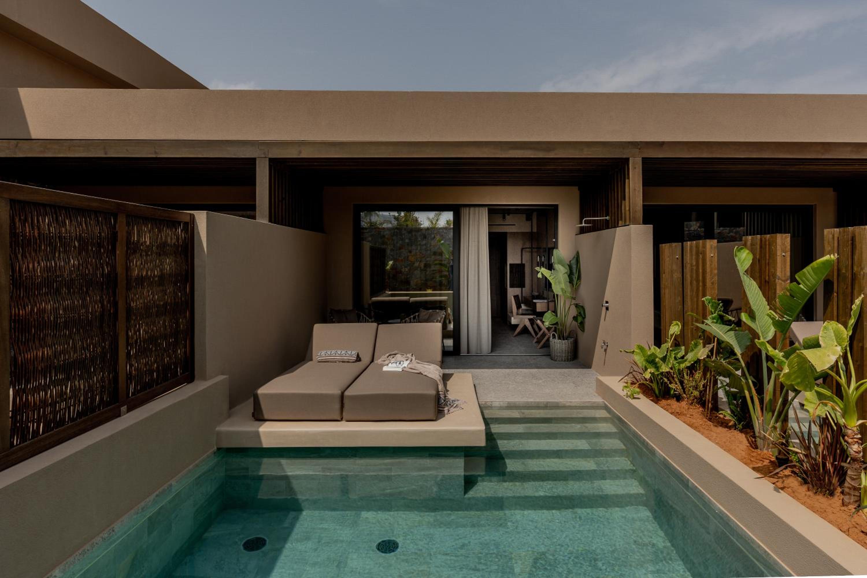 Breeze Deluxe Double with Private Pool