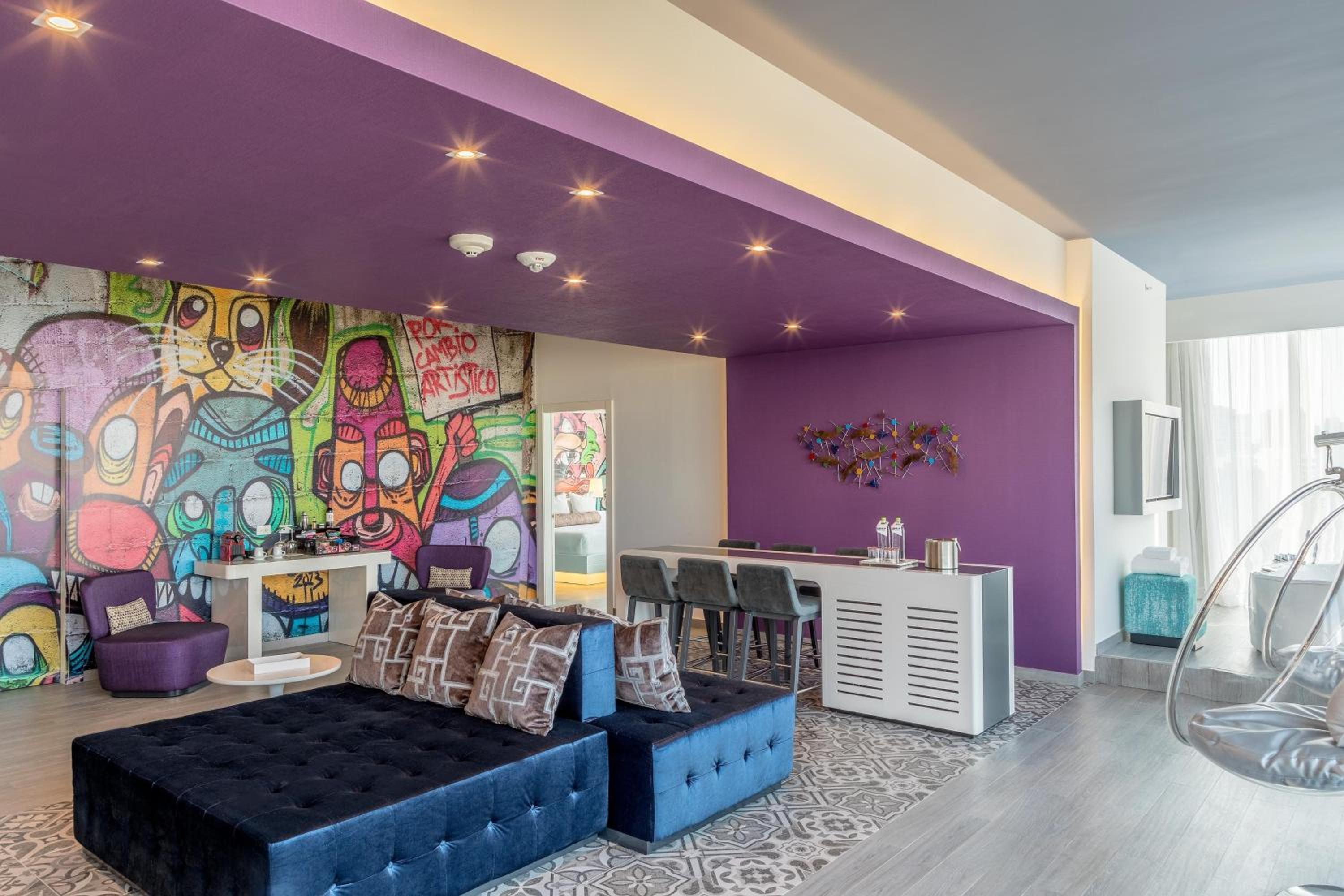 Penthouse with One King Bed (Non Smoking)