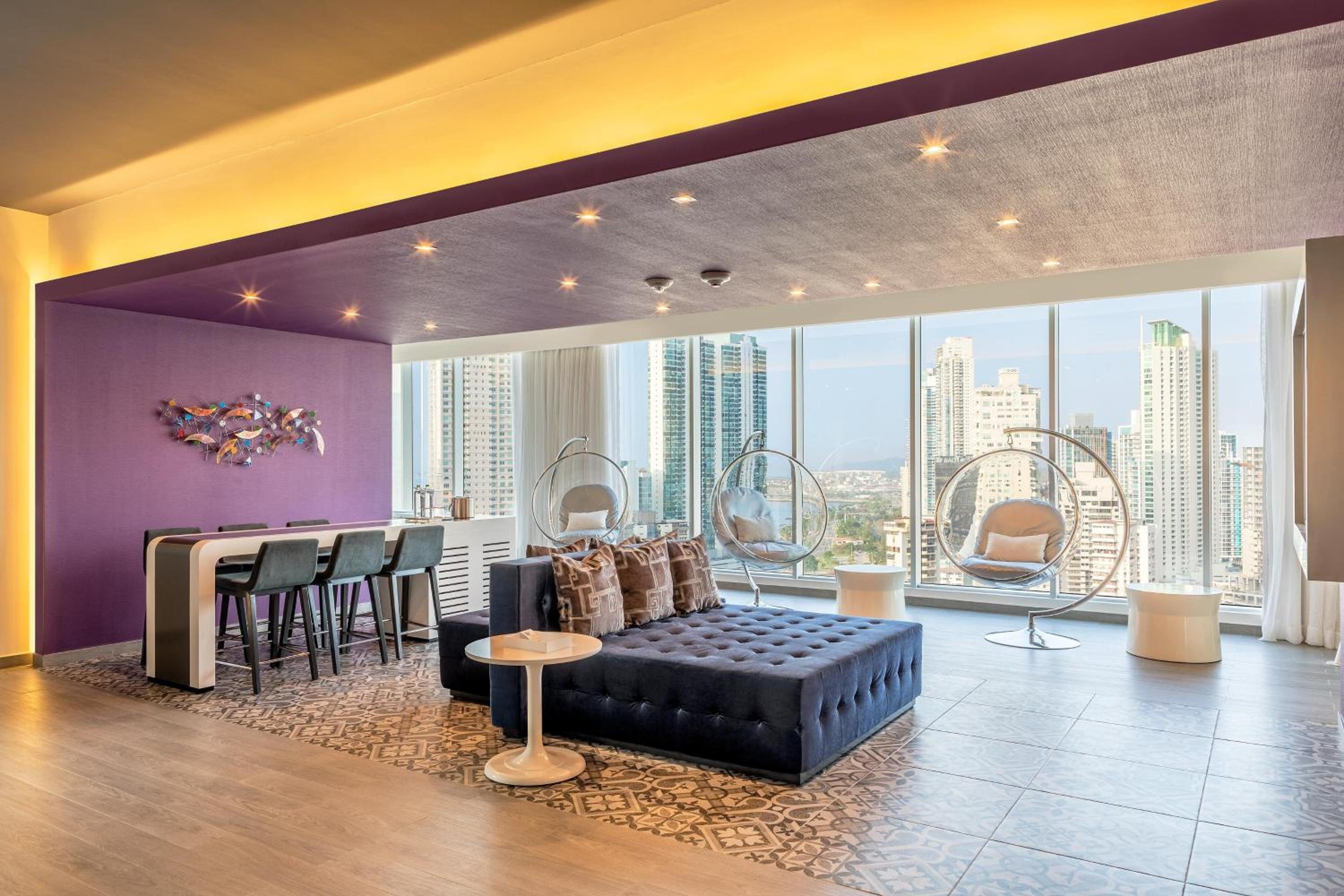 Penthouse with One King Bed (Non Smoking)