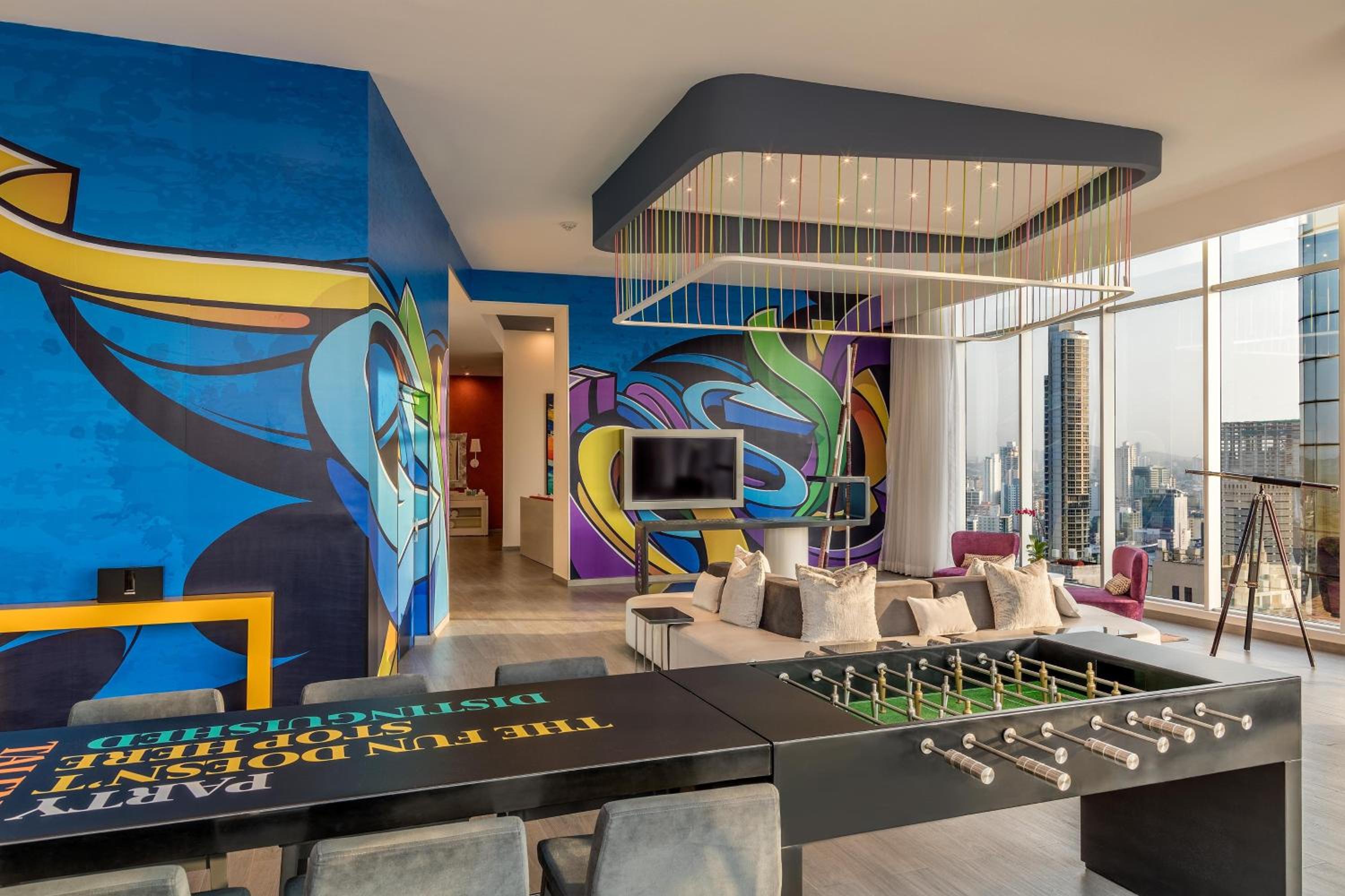 Penthouse King Suite with Partial City View and Whirlpool