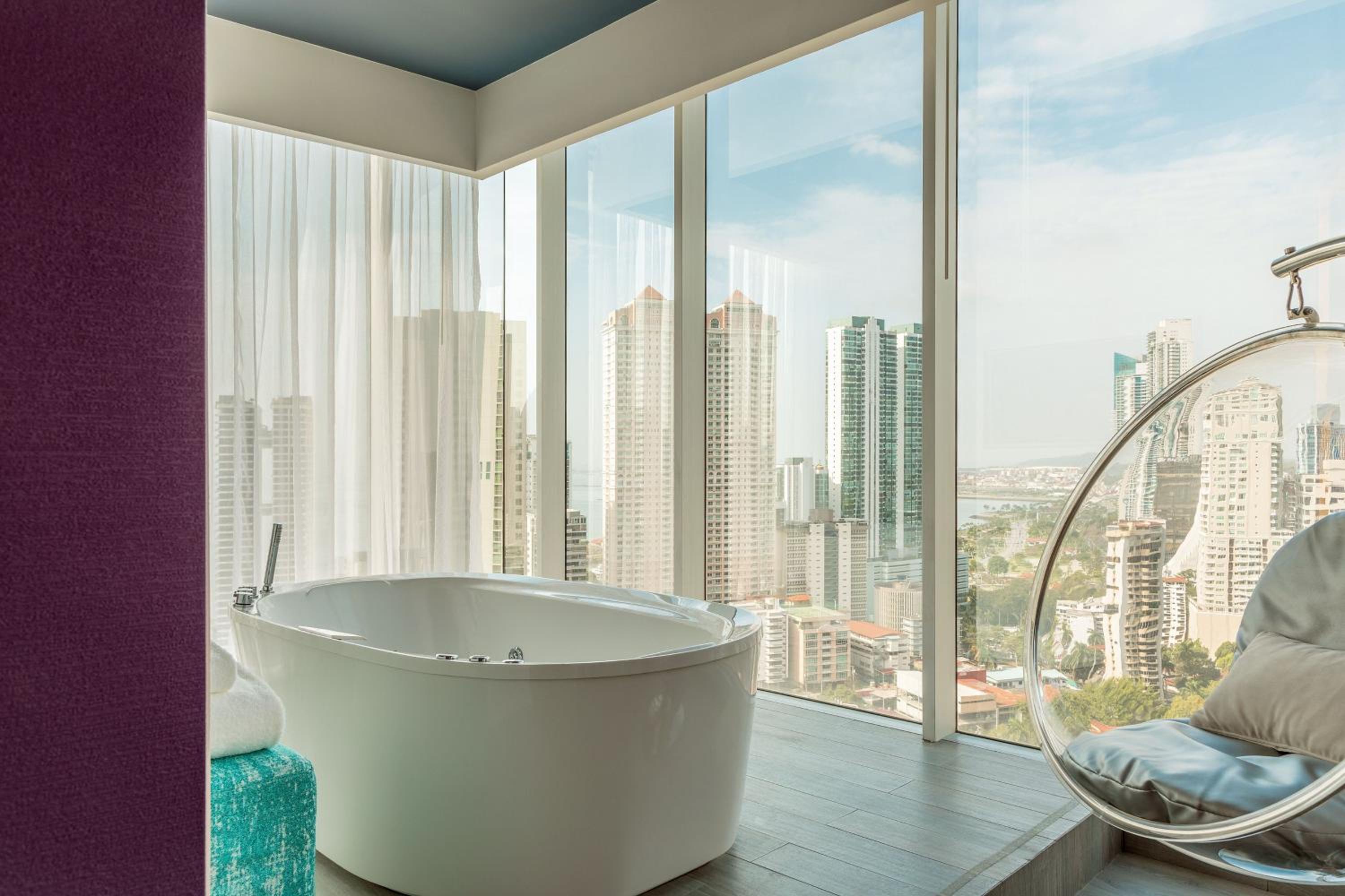 Penthouse with One King Bed (Non Smoking) thumbnail 6