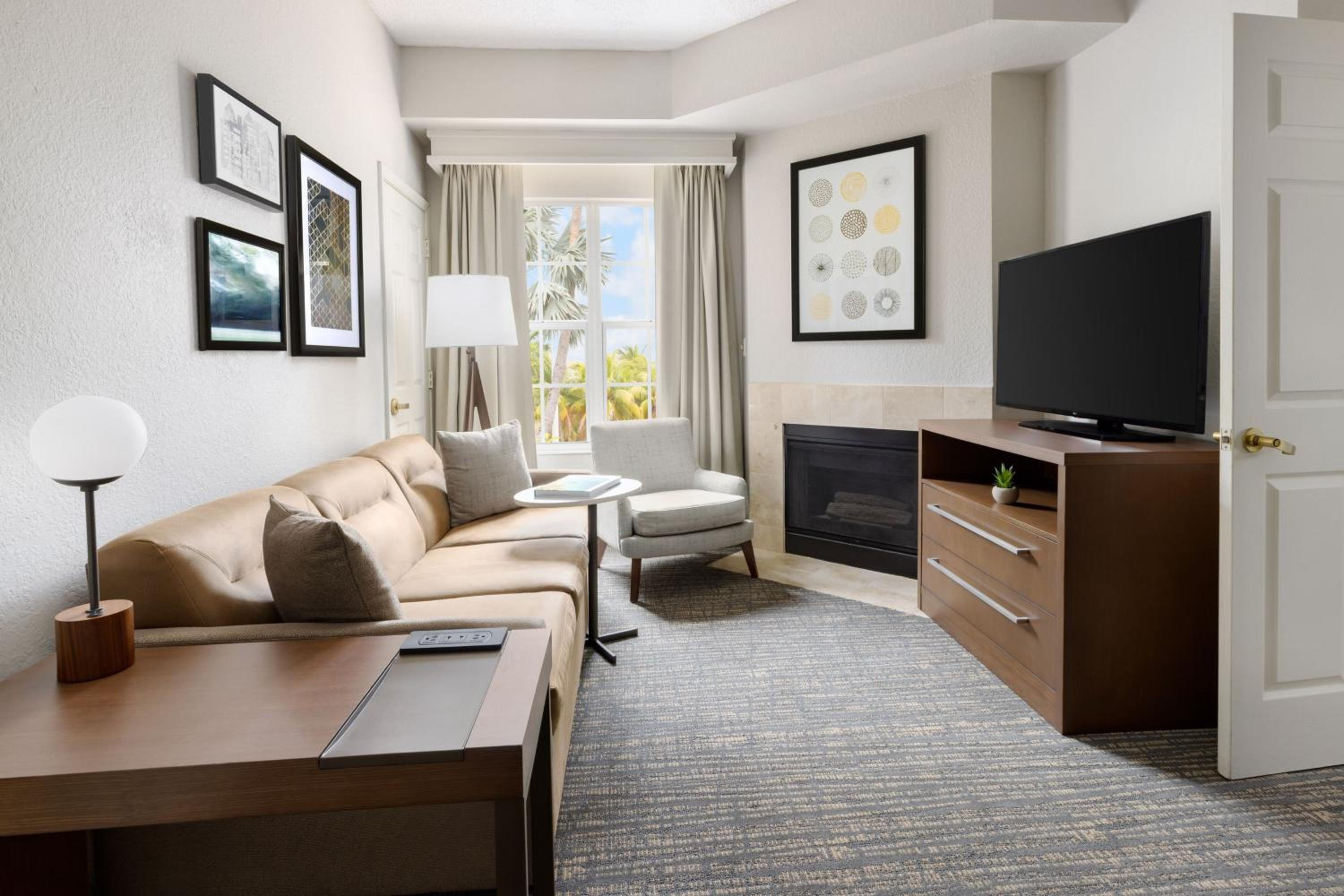Two-Bedroom Suite - Photo 9