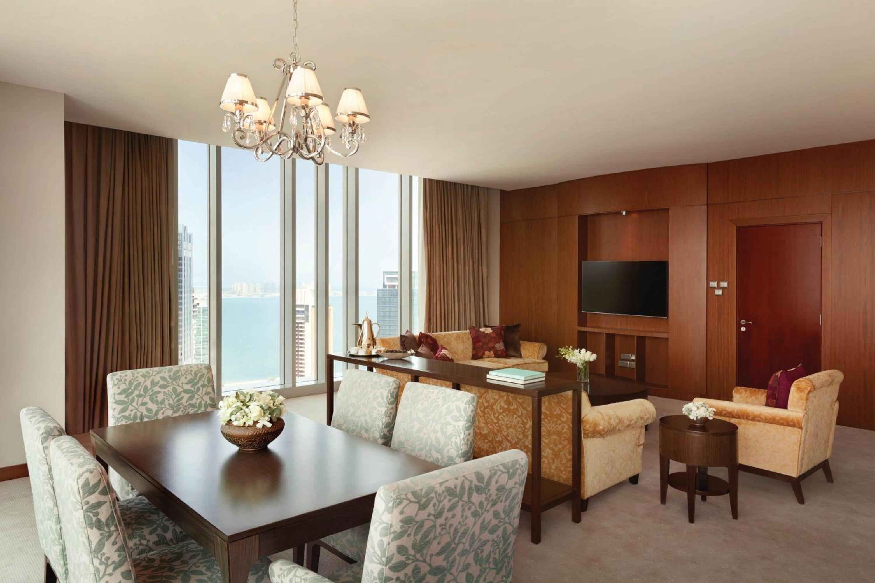JW Suite, Executive Lounge Access, 1 Bedroom Suite, 1 King, High Floor - Photo 8