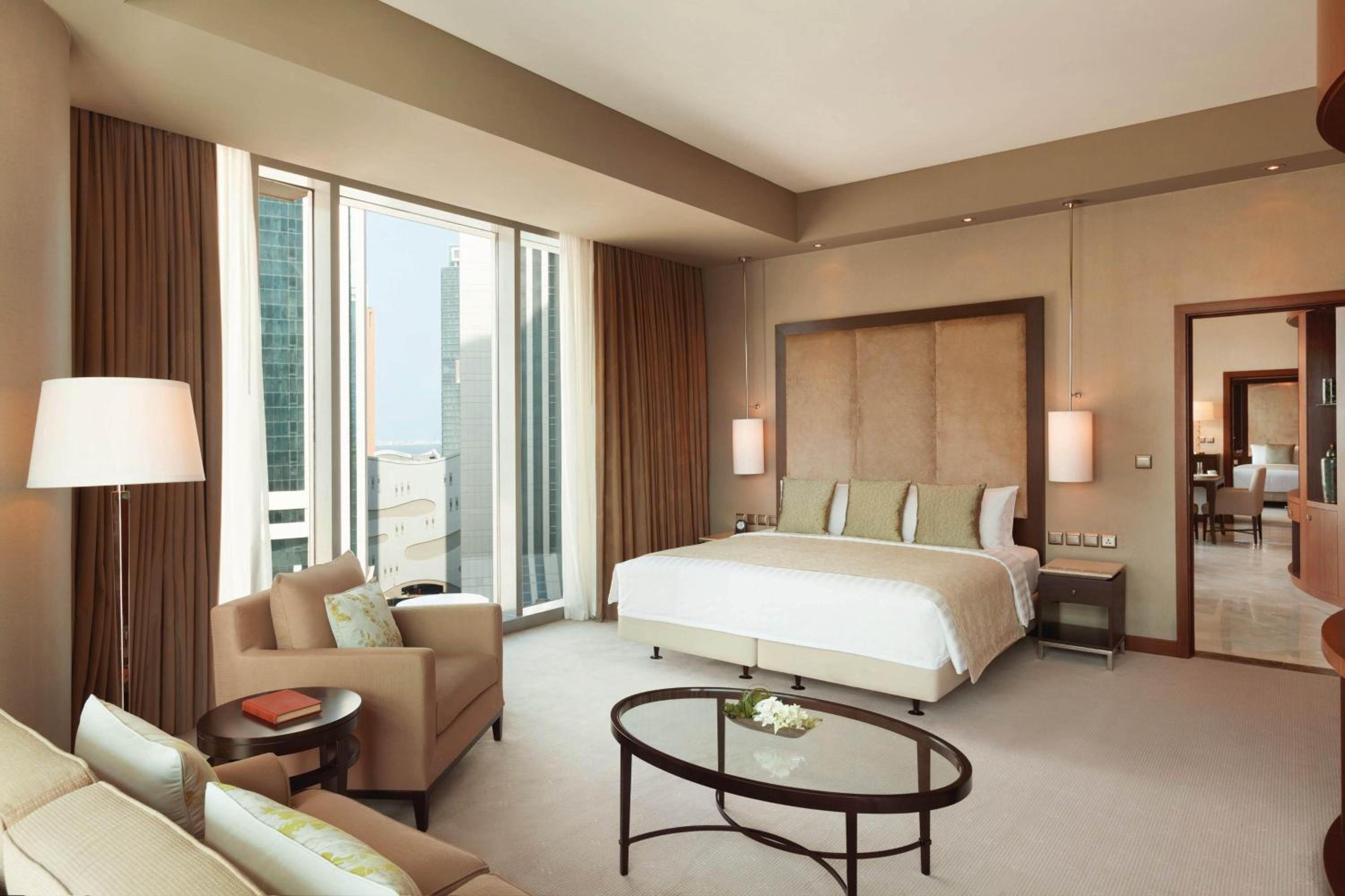 2 Bedroom Apartment, Bedroom 1: 1 King, Bedroom 2: 1 King - Photo 2