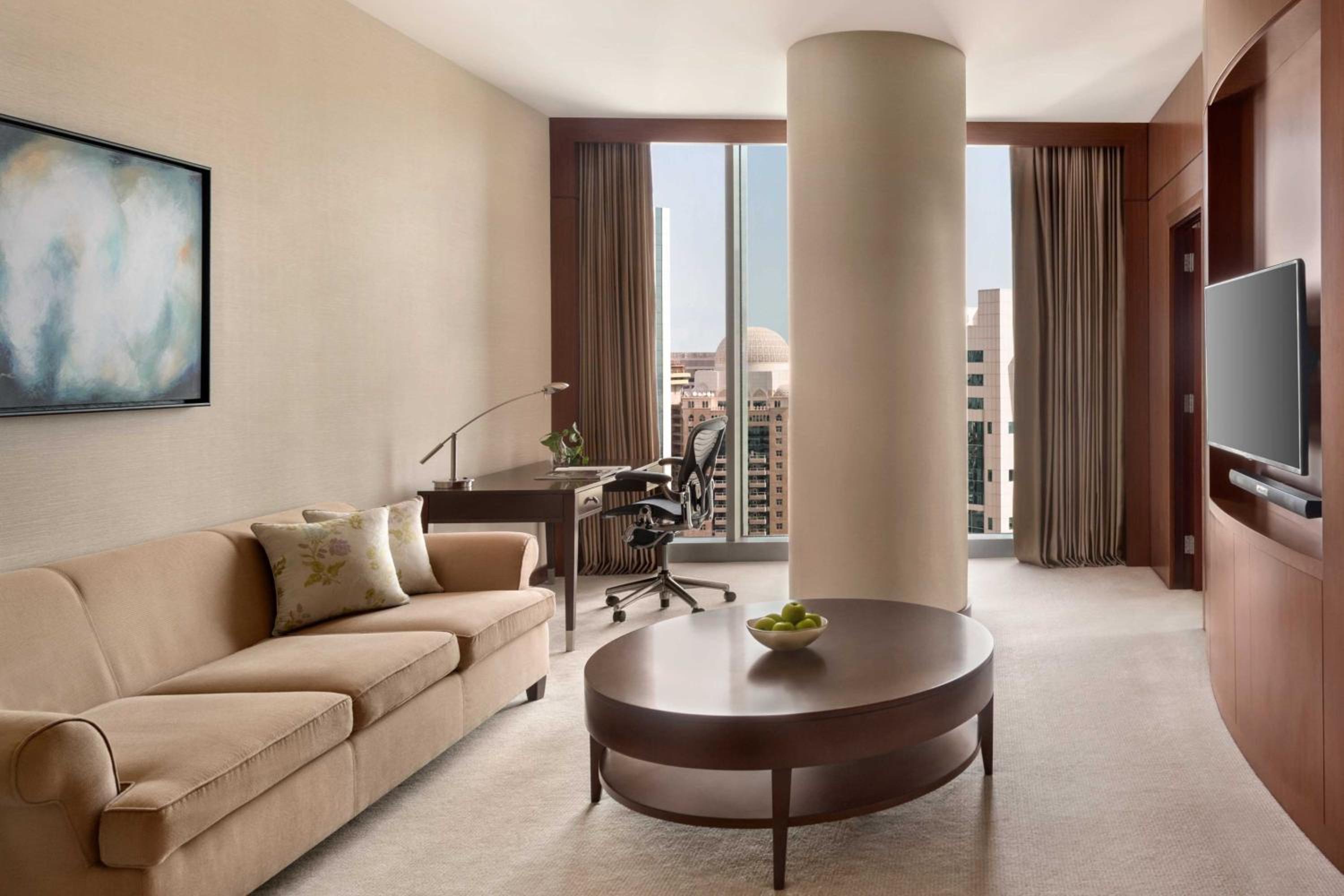 Executive King Suite, Executive lounge access, Suite, 1 King - Photo 7