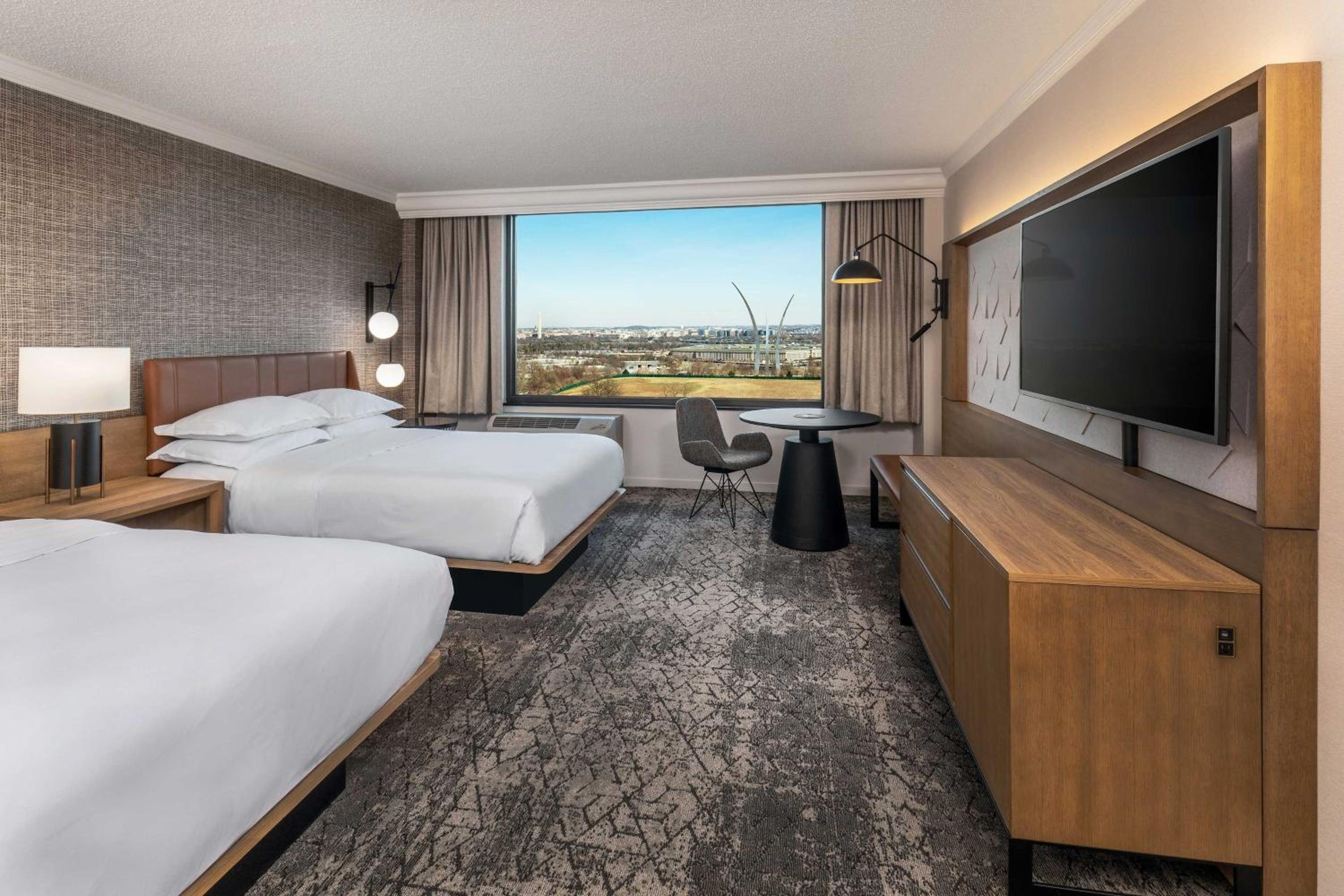 Guest room, 2 Double, Washington DC view, City view, Main - Photo 1