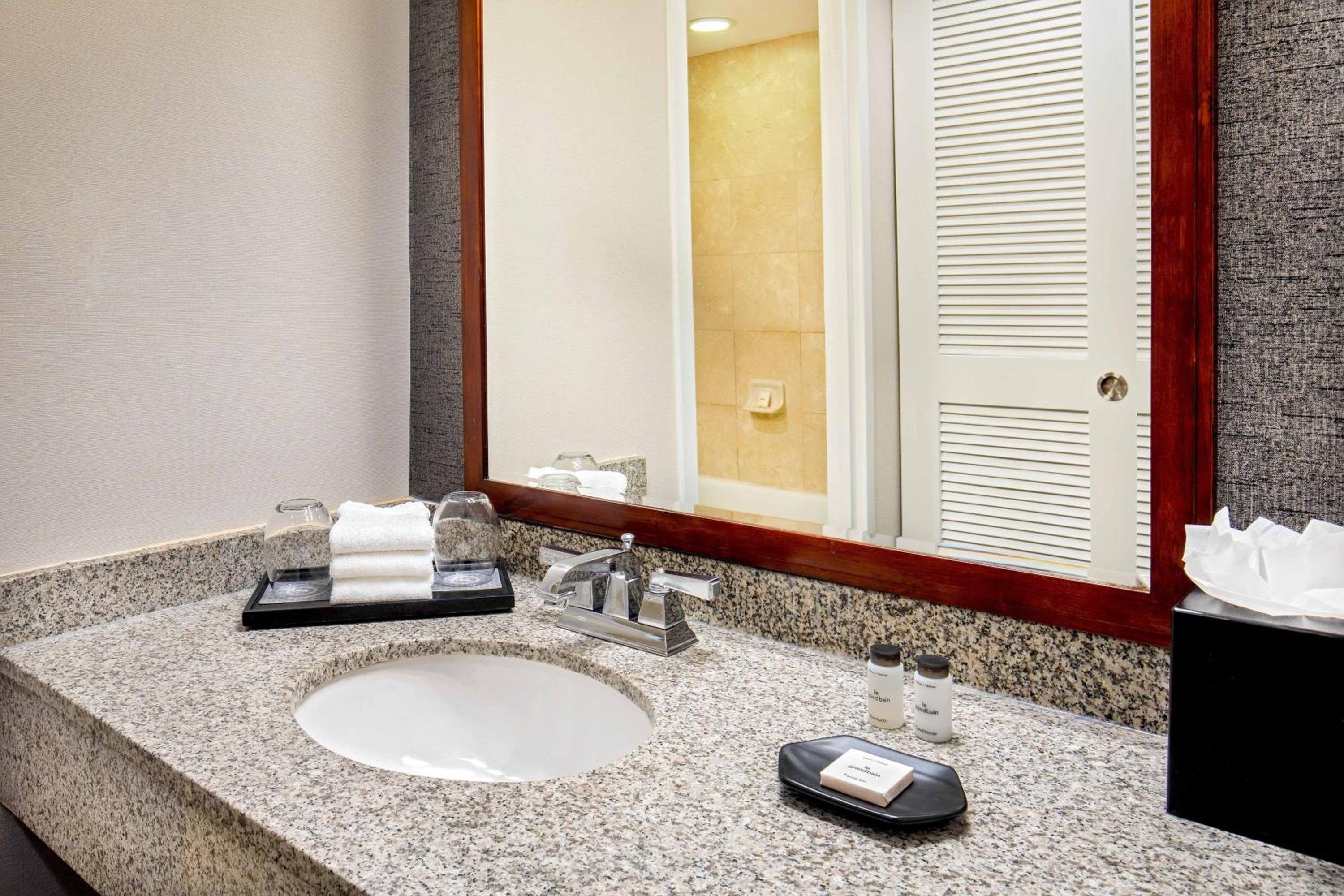 Guest room, 2 Double, Limited view - Photo 2