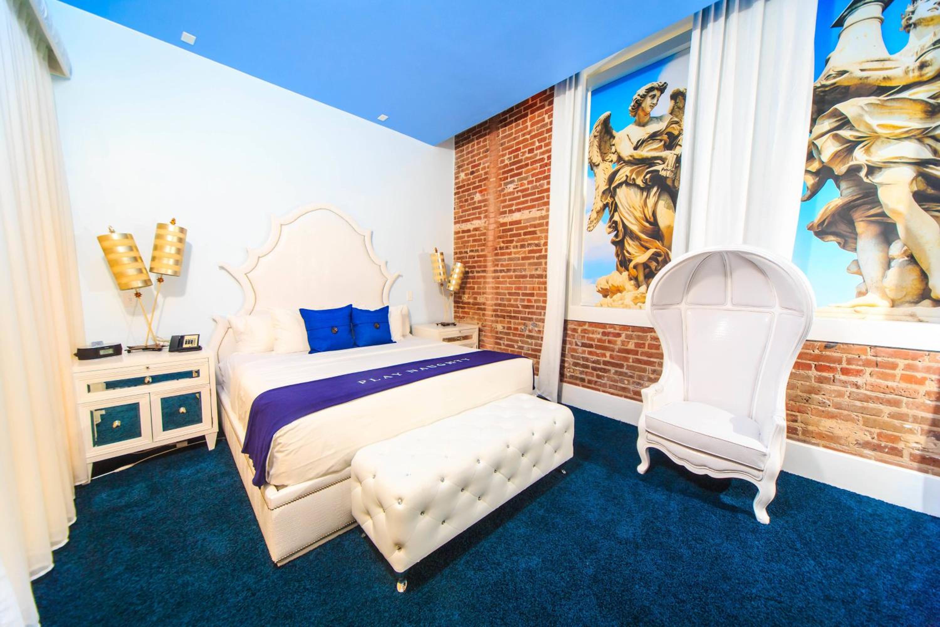 Two-Bedroom Executive Suite - Photo 2