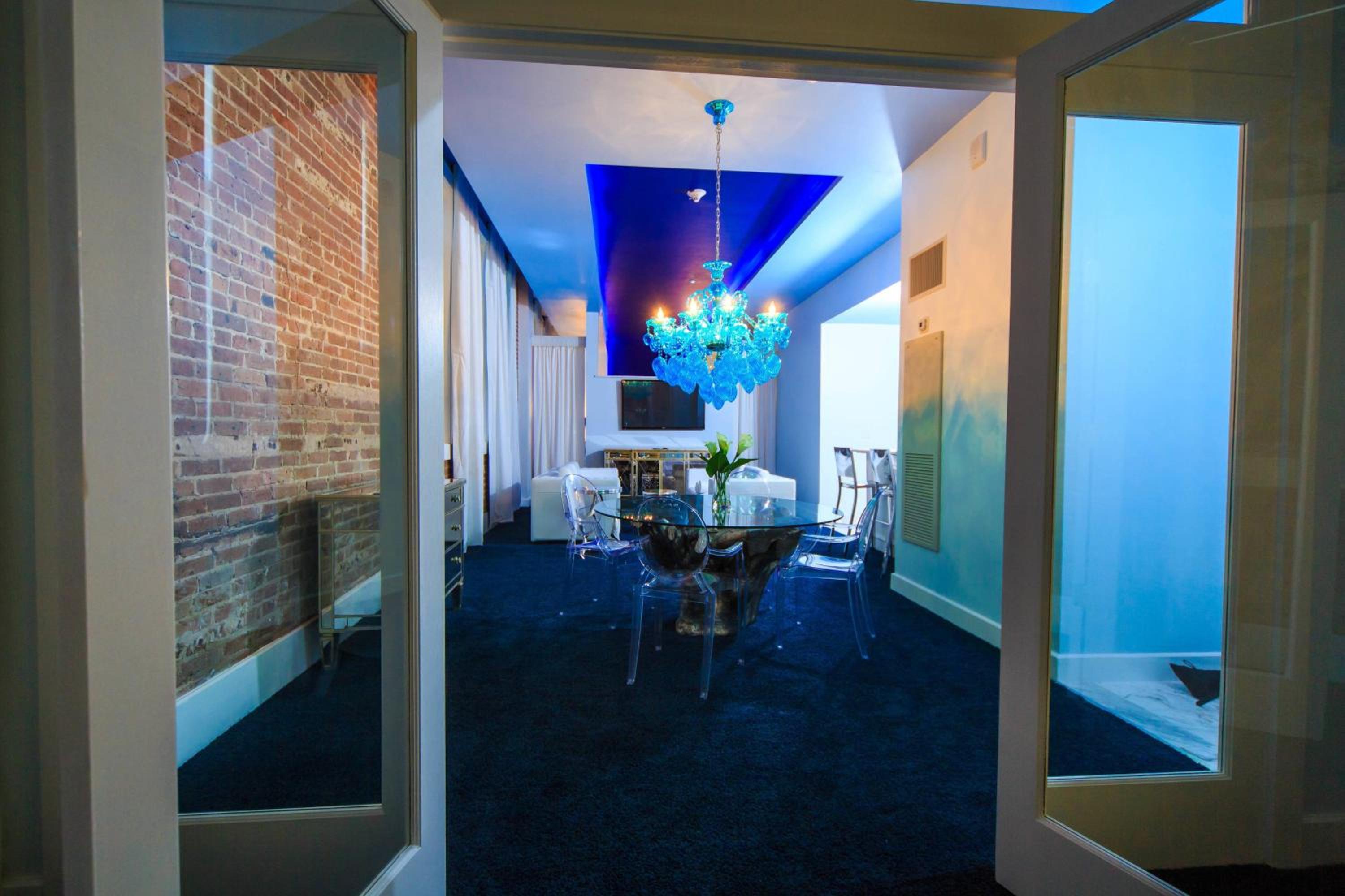 Two-Bedroom Executive Suite - Photo 11