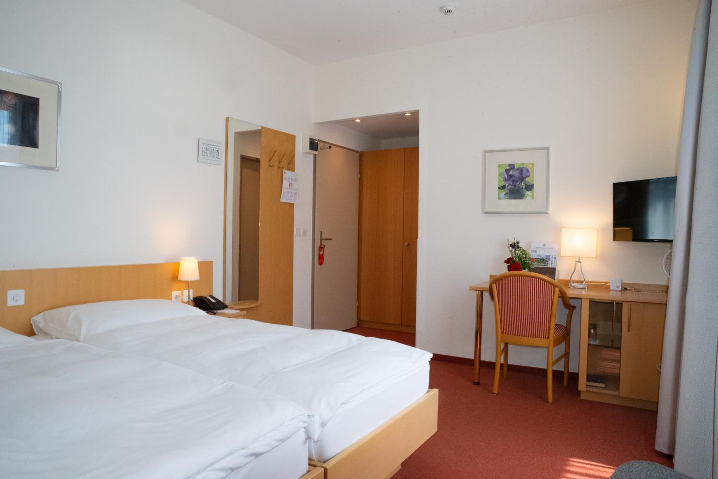 Standard Double Room photo 3