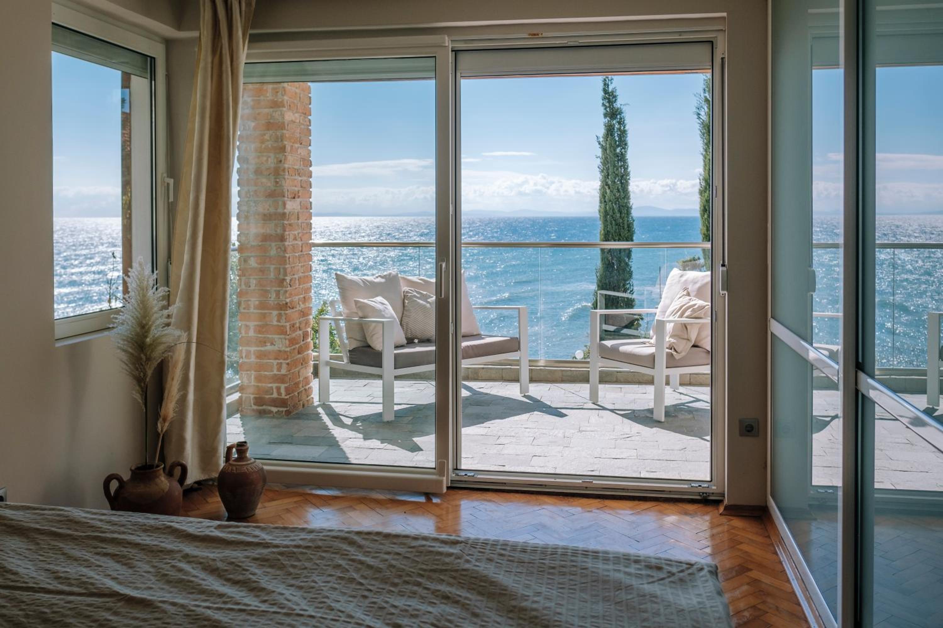 Villa photo 2