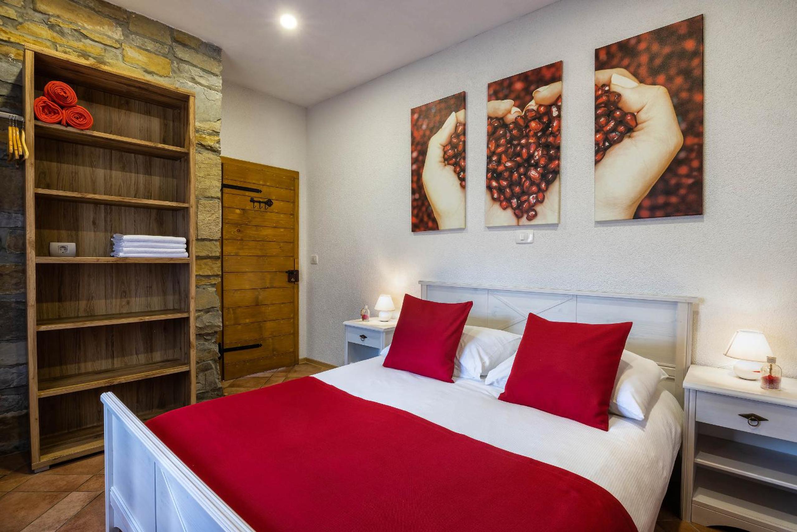 One-Bedroom Apartment with Terrace - Ground Floor