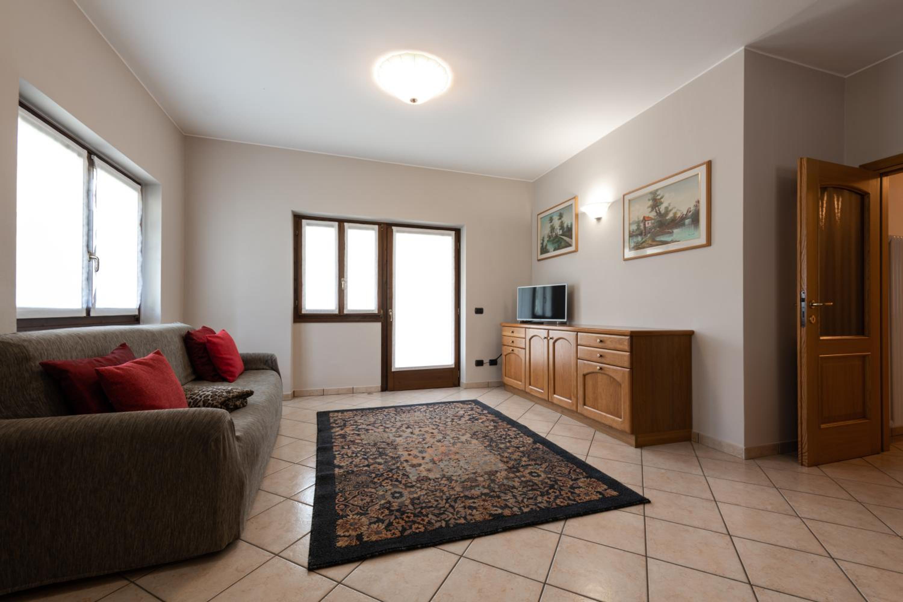 Three-Bedroom House photo 2