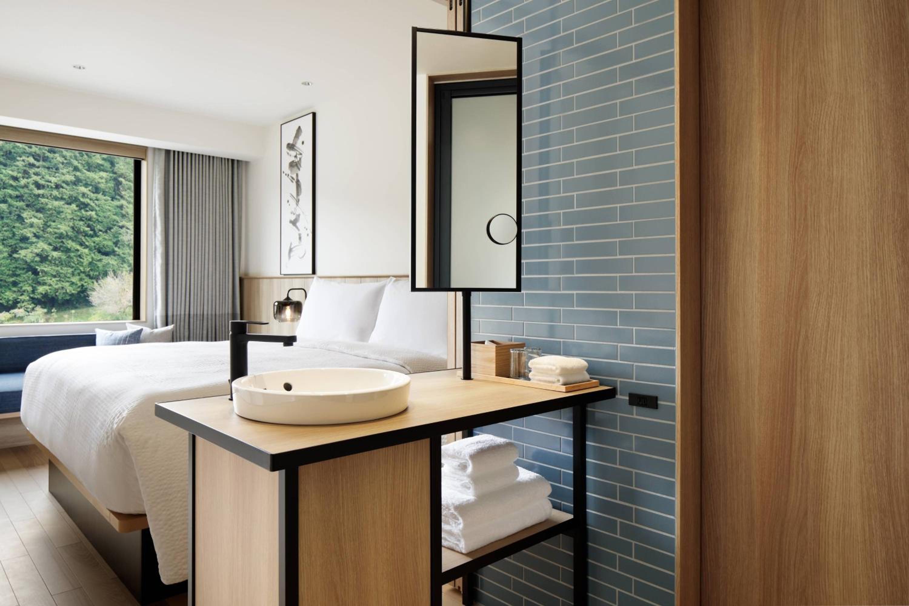 Standard King Room - Photo 4