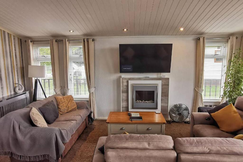 Three-Bedroom House photo 1