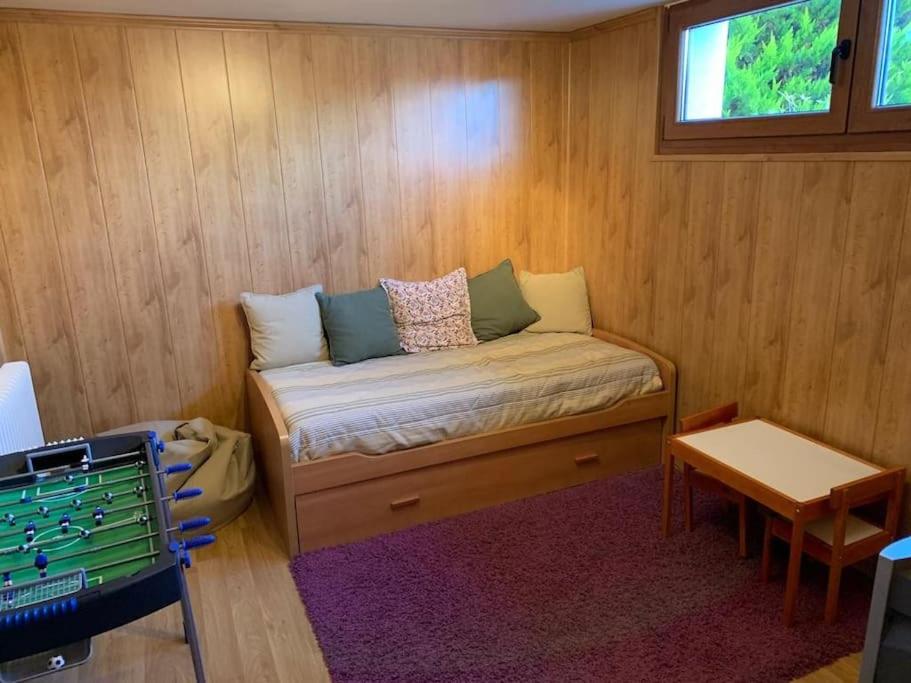 Three-Bedroom House photo 2