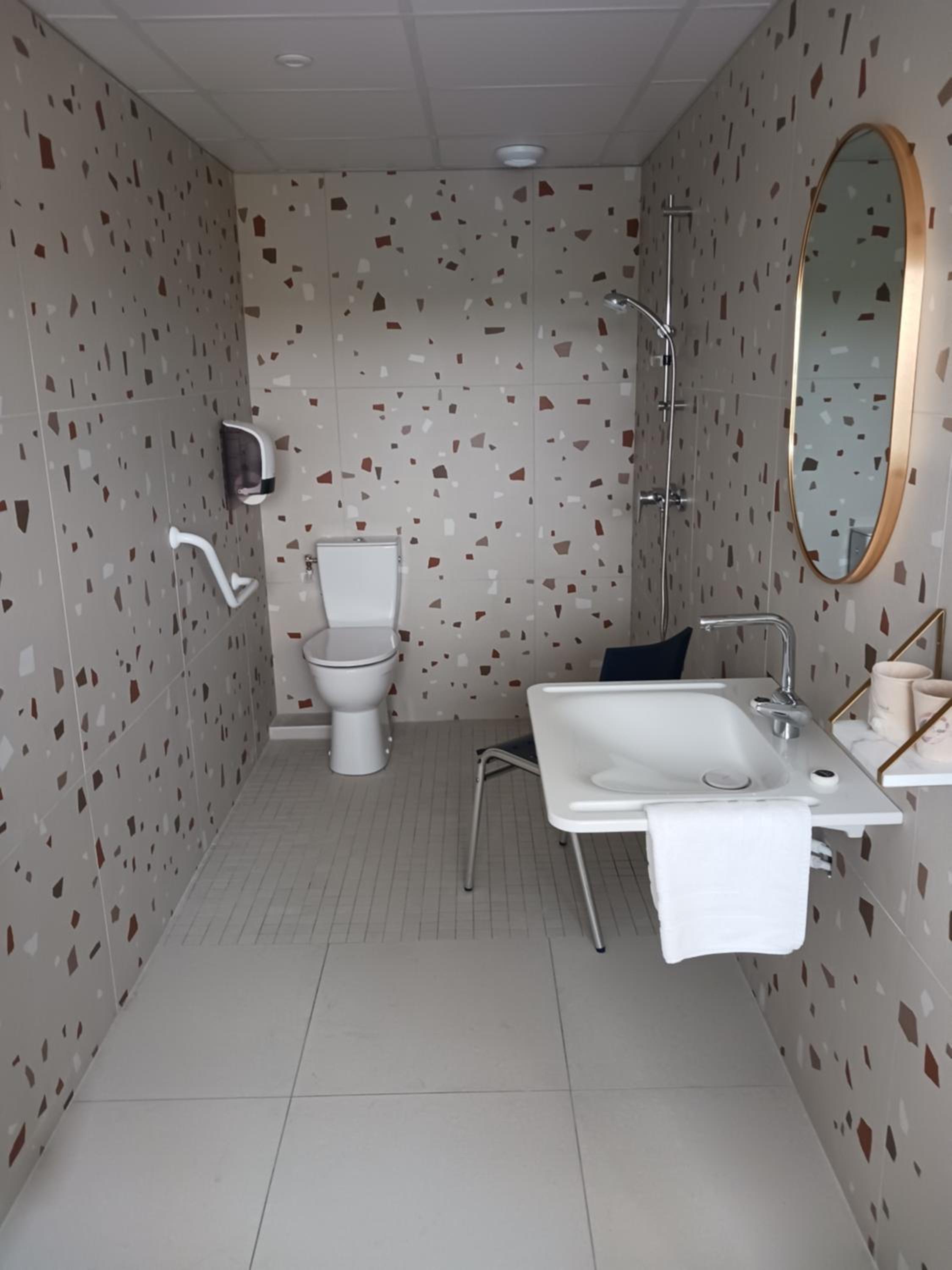 Double Room - Disability Access photo 2