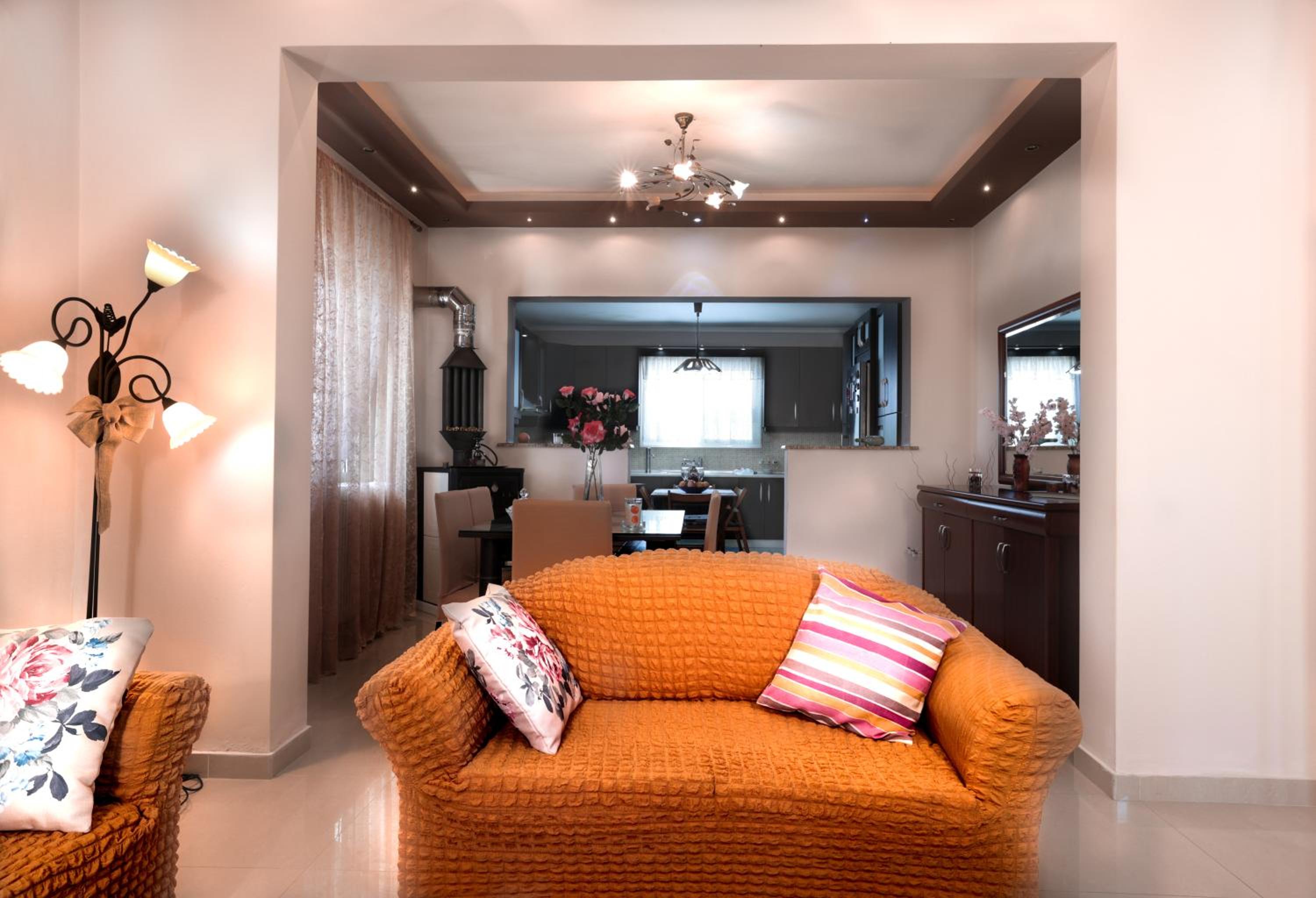 Three-Bedroom House photo 3