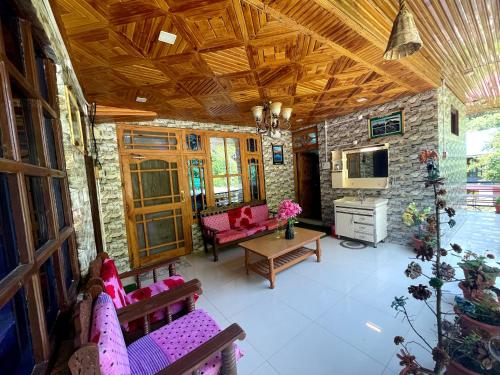 Family Room with Balcony photo 2