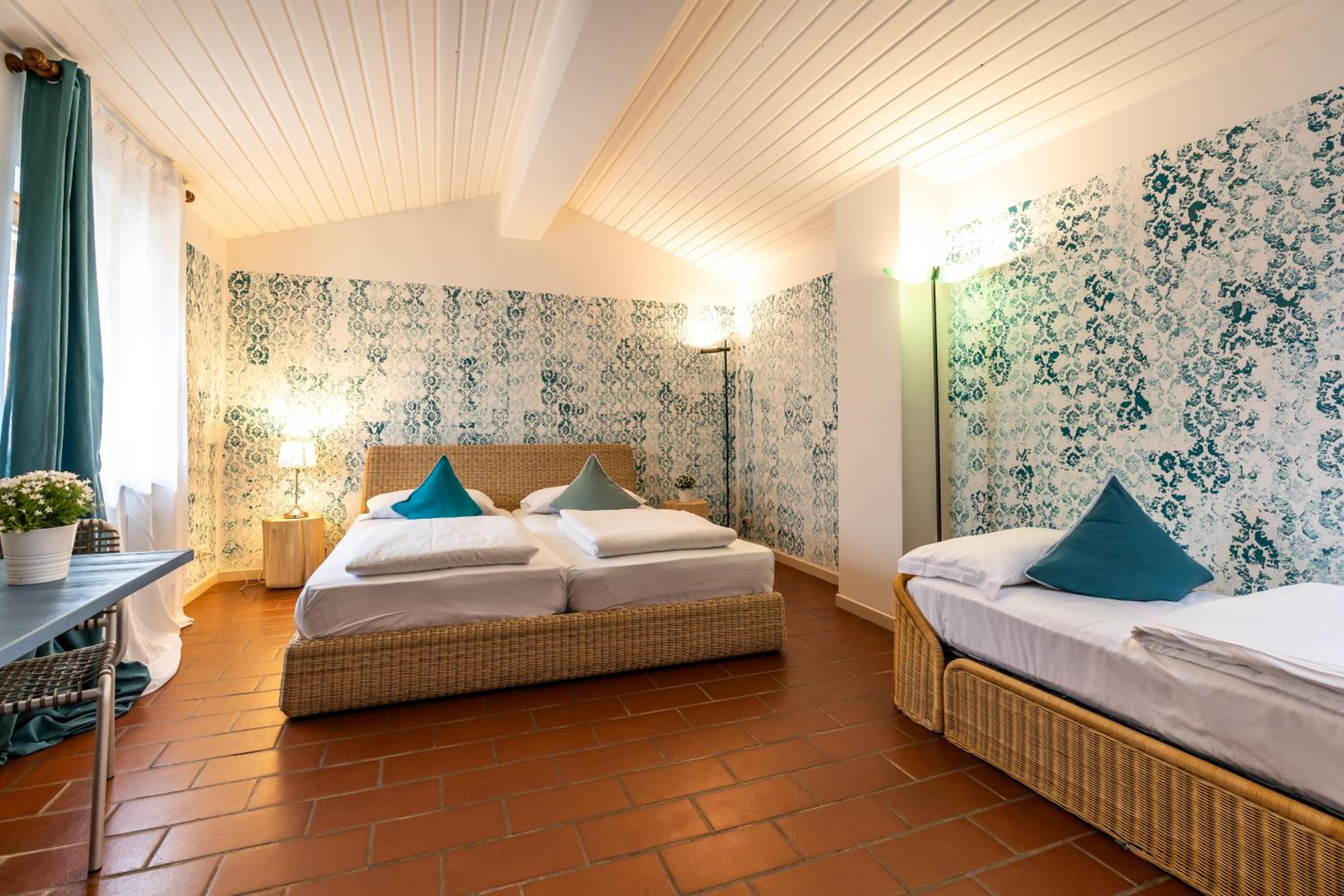 Quadruple Room with Private Bathroom photo 1
