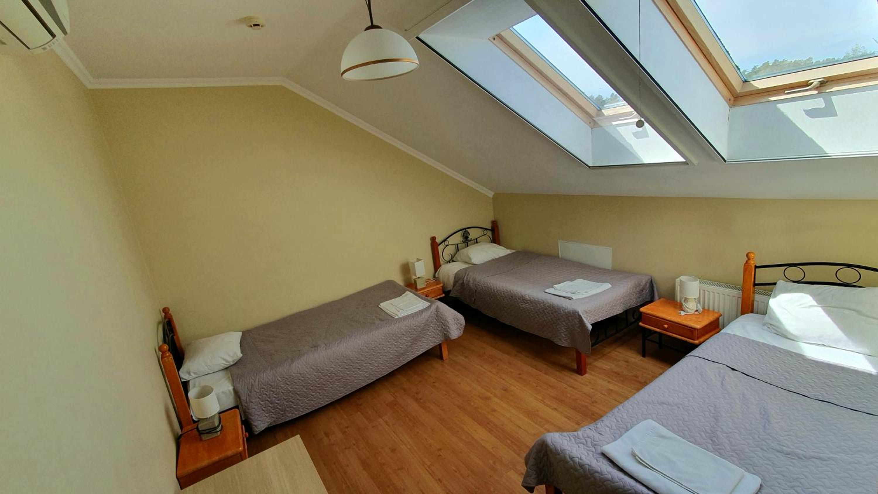 Family Room (2 Adults + 3 Children) photo 3