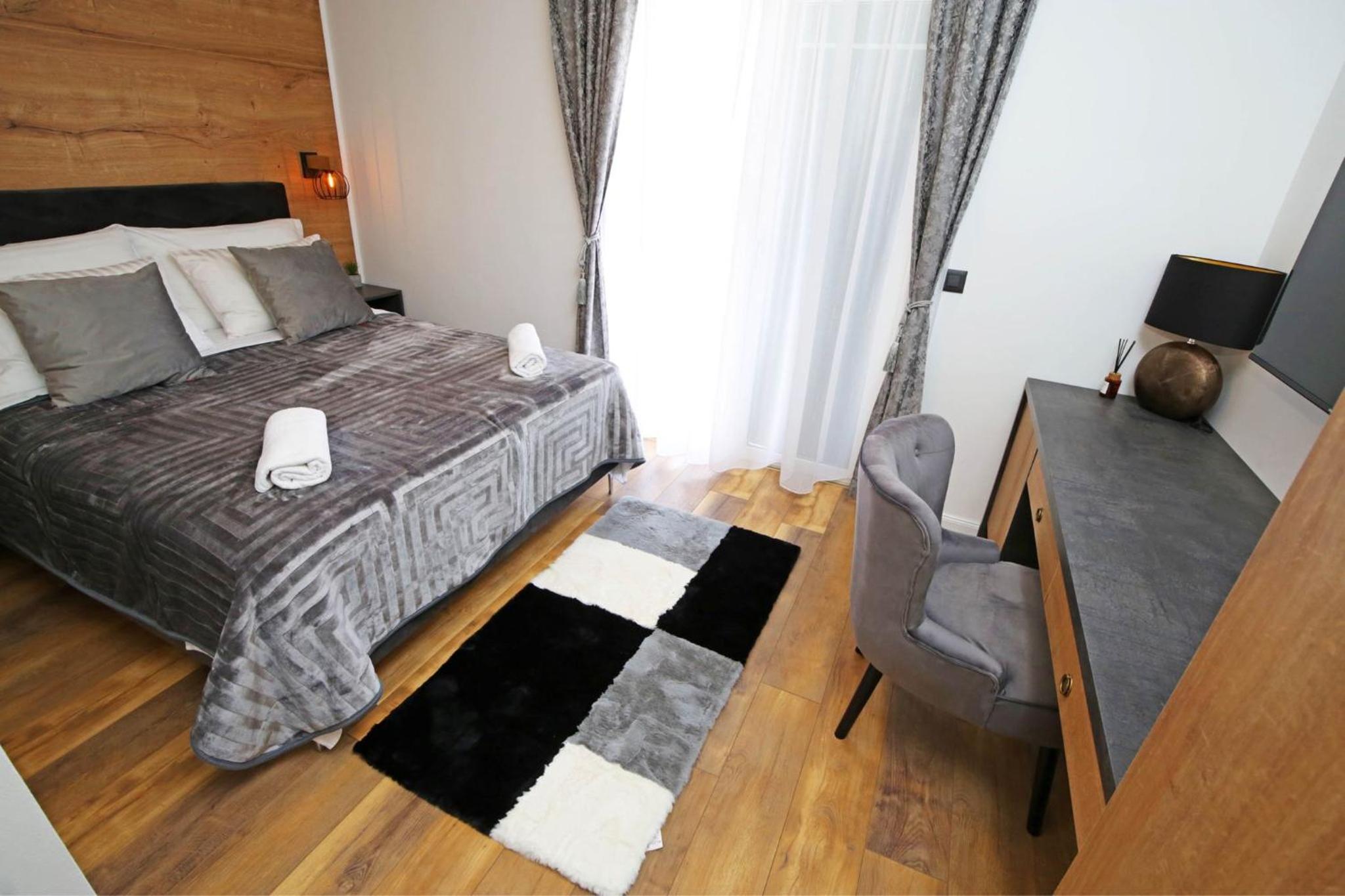 Double Room - Photo 22