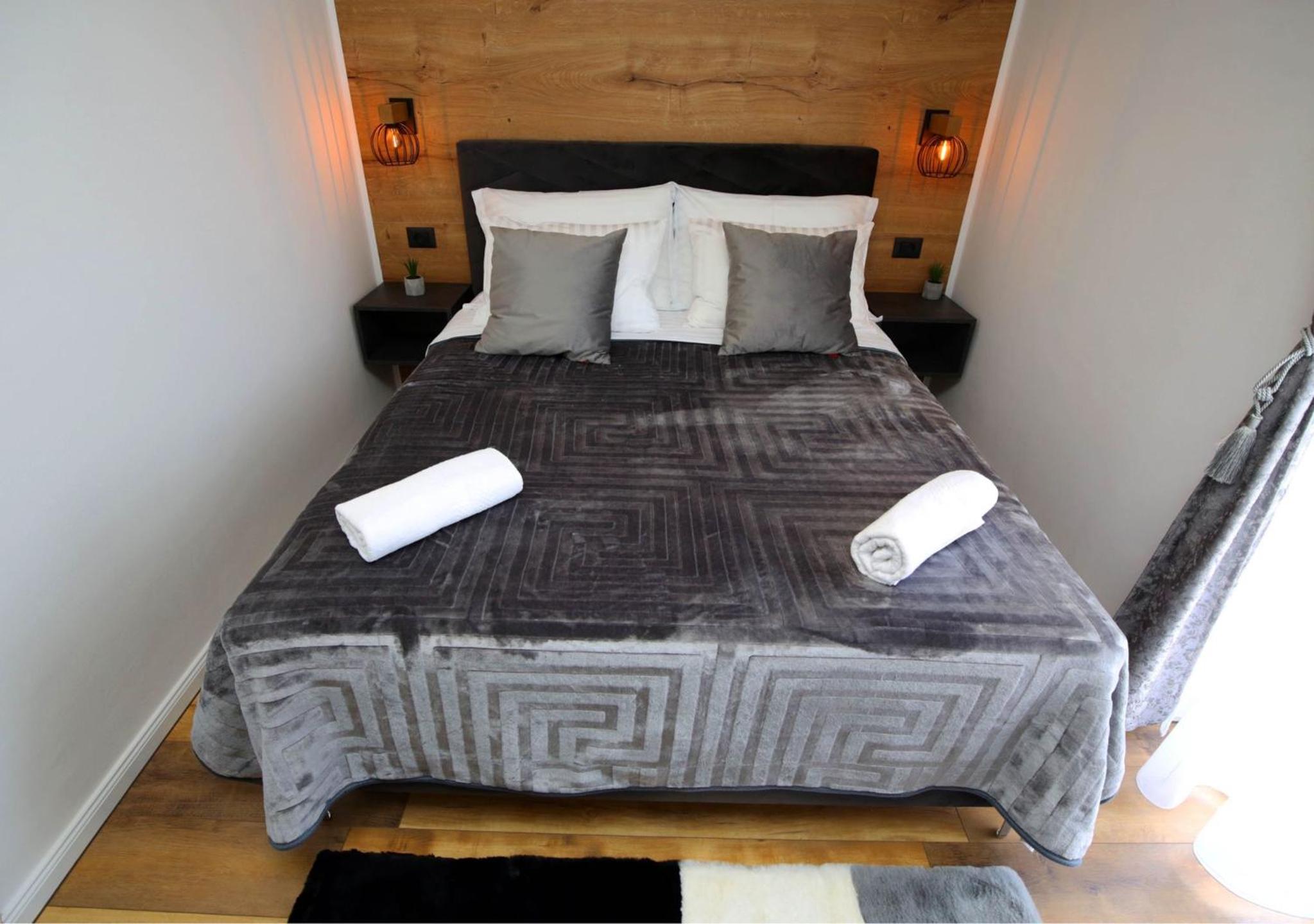 Double Room - Photo 10