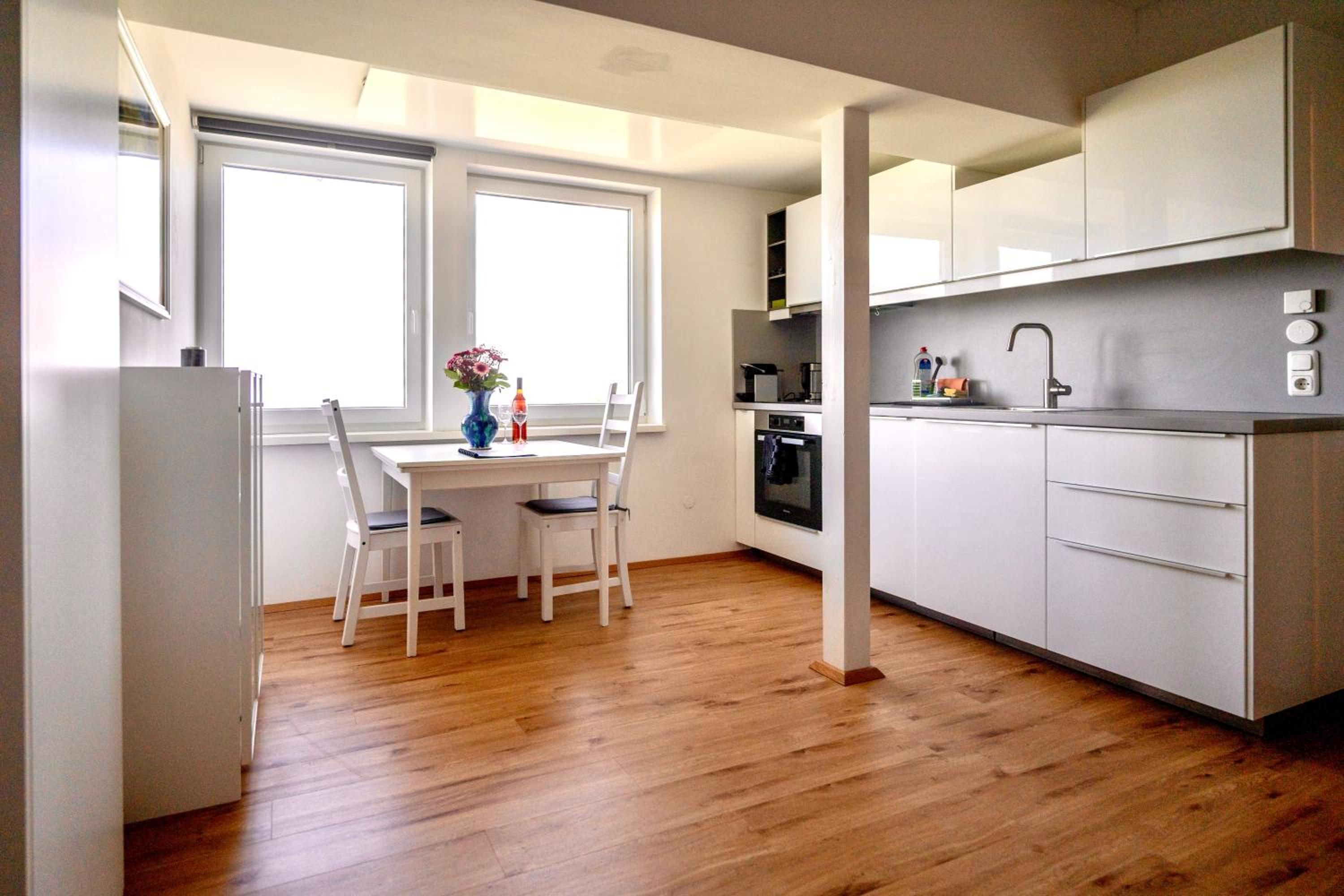 Apartment photo 2